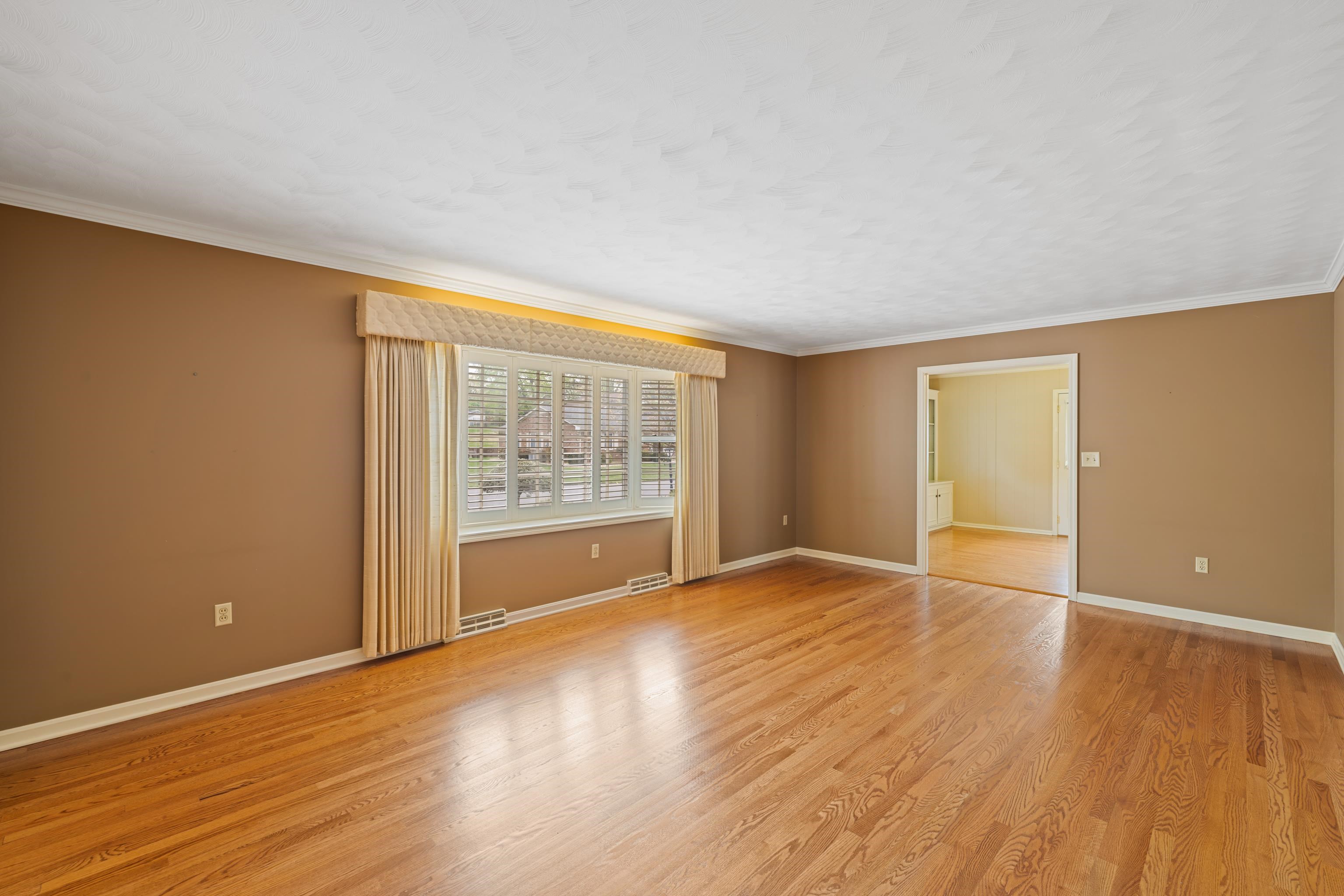 407 CARDINAL ST, STAUNTON, Virginia 24401, 3 Bedrooms Bedrooms, ,2 BathroomsBathrooms,Residential,MOVE-IN READY,407 CARDINAL ST,663650 MLS # 663650