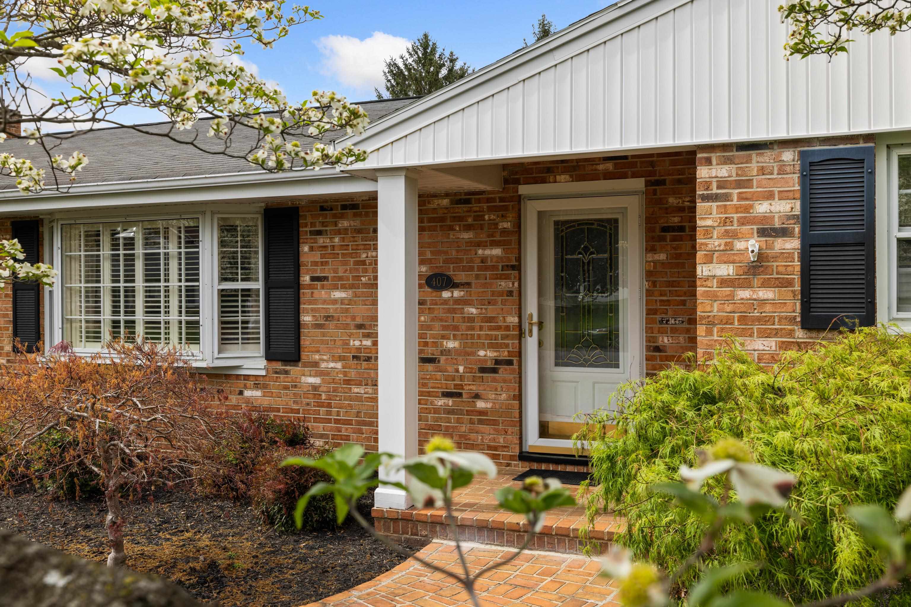 407 CARDINAL ST, STAUNTON, Virginia 24401, 3 Bedrooms Bedrooms, ,2 BathroomsBathrooms,Residential,MOVE-IN READY,407 CARDINAL ST,663650 MLS # 663650