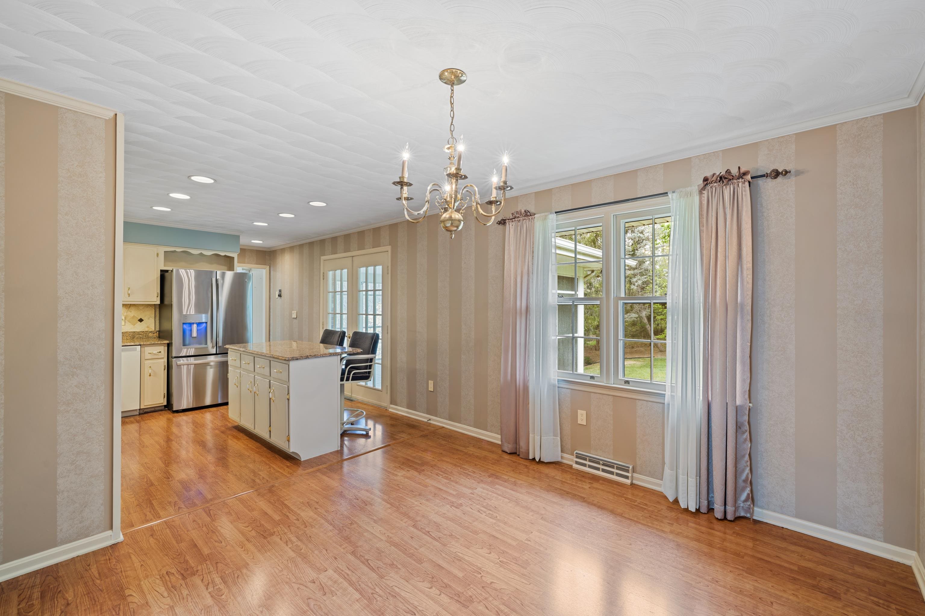 407 CARDINAL ST, STAUNTON, Virginia 24401, 3 Bedrooms Bedrooms, ,2 BathroomsBathrooms,Residential,MOVE-IN READY,407 CARDINAL ST,663650 MLS # 663650
