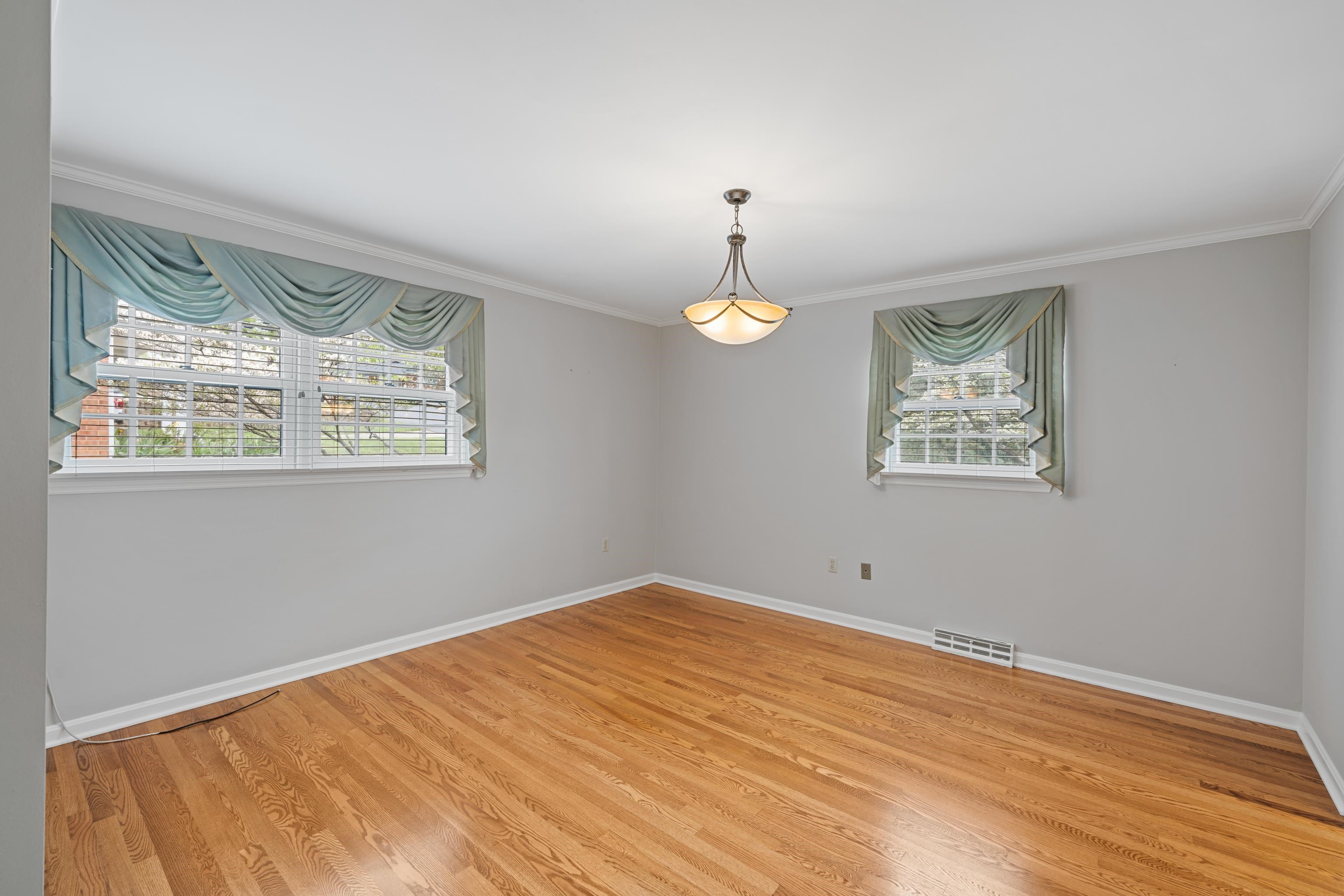 407 CARDINAL ST, STAUNTON, Virginia 24401, 3 Bedrooms Bedrooms, ,2 BathroomsBathrooms,Residential,MOVE-IN READY,407 CARDINAL ST,663650 MLS # 663650