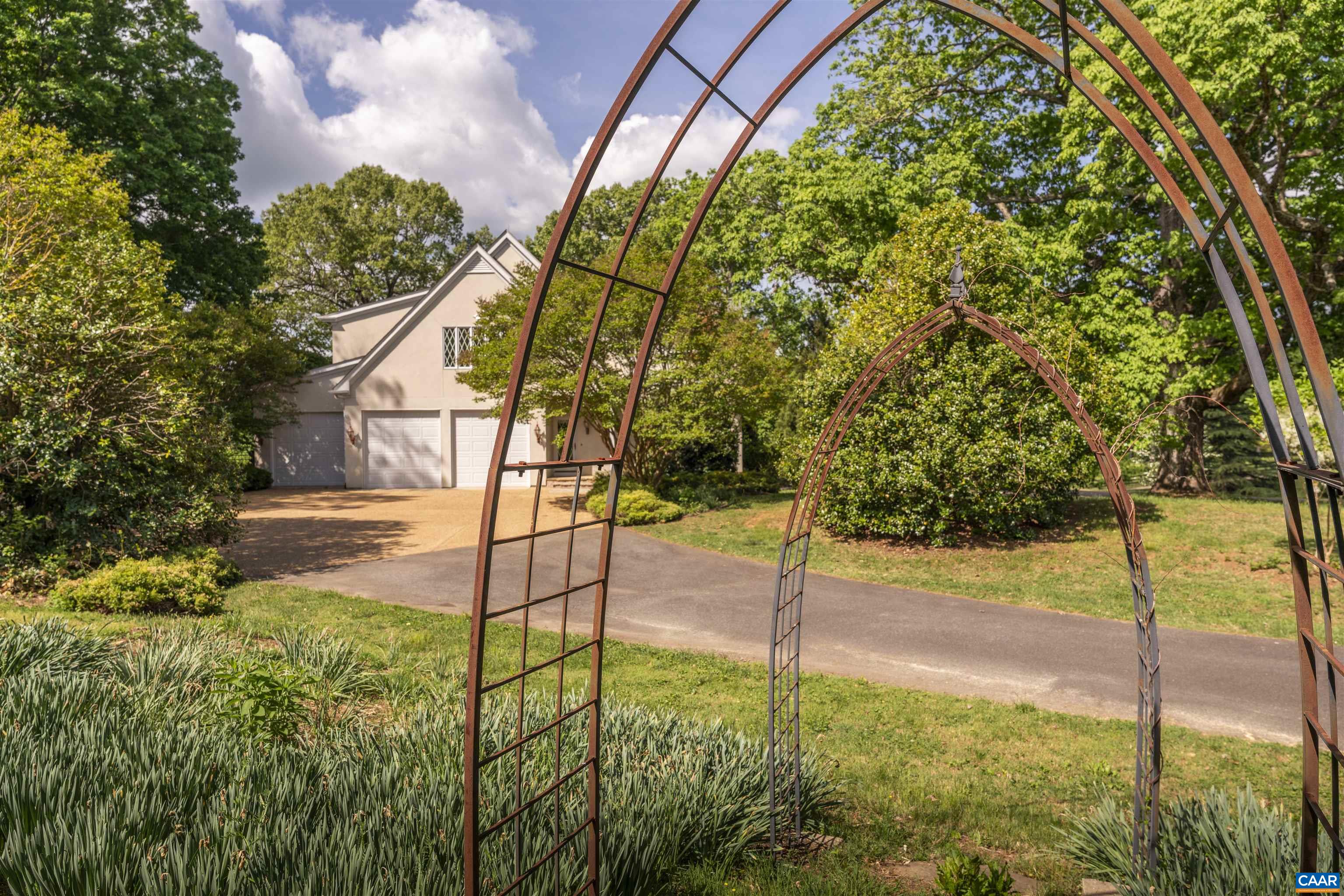 2121 GARTH RD, CHARLOTTESVILLE, Virginia 22901, 3 Bedrooms Bedrooms, ,3 BathroomsBathrooms,Residential,MAJESTIC OAKS,2121 GARTH RD,664135 MLS # 664135