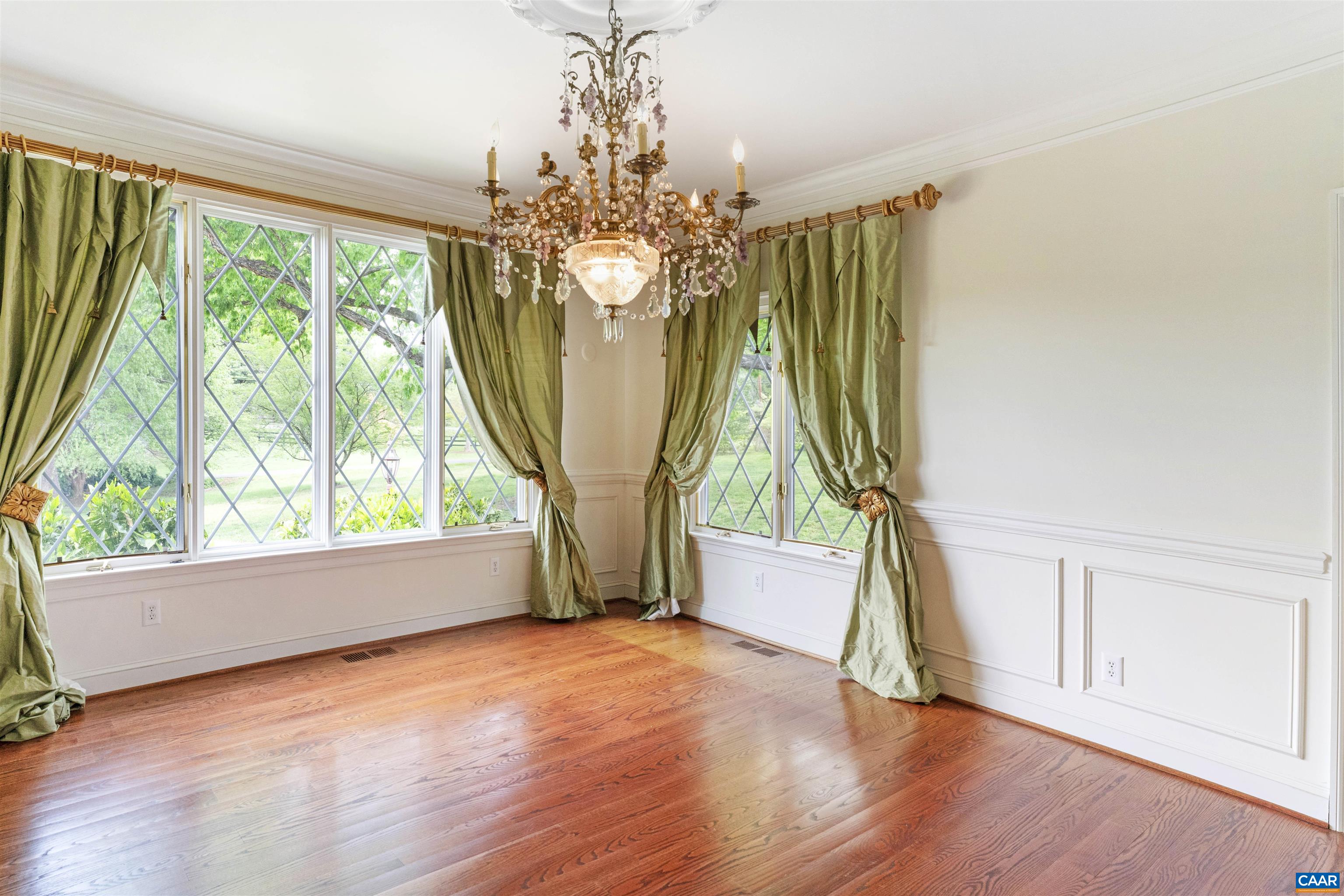 2121 GARTH RD, CHARLOTTESVILLE, Virginia 22901, 3 Bedrooms Bedrooms, ,3 BathroomsBathrooms,Residential,MAJESTIC OAKS,2121 GARTH RD,664135 MLS # 664135