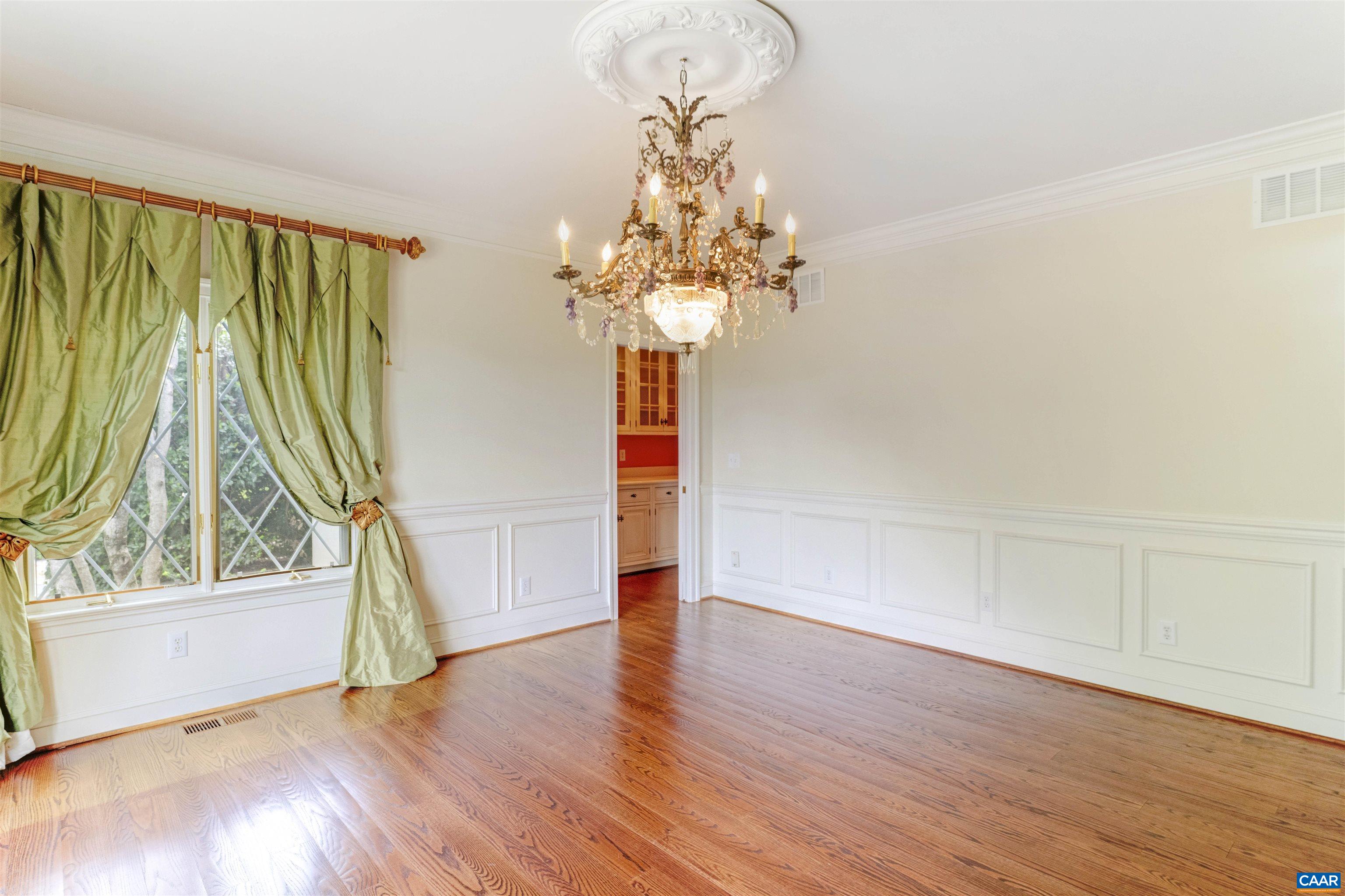 2121 GARTH RD, CHARLOTTESVILLE, Virginia 22901, 3 Bedrooms Bedrooms, ,3 BathroomsBathrooms,Residential,MAJESTIC OAKS,2121 GARTH RD,664135 MLS # 664135