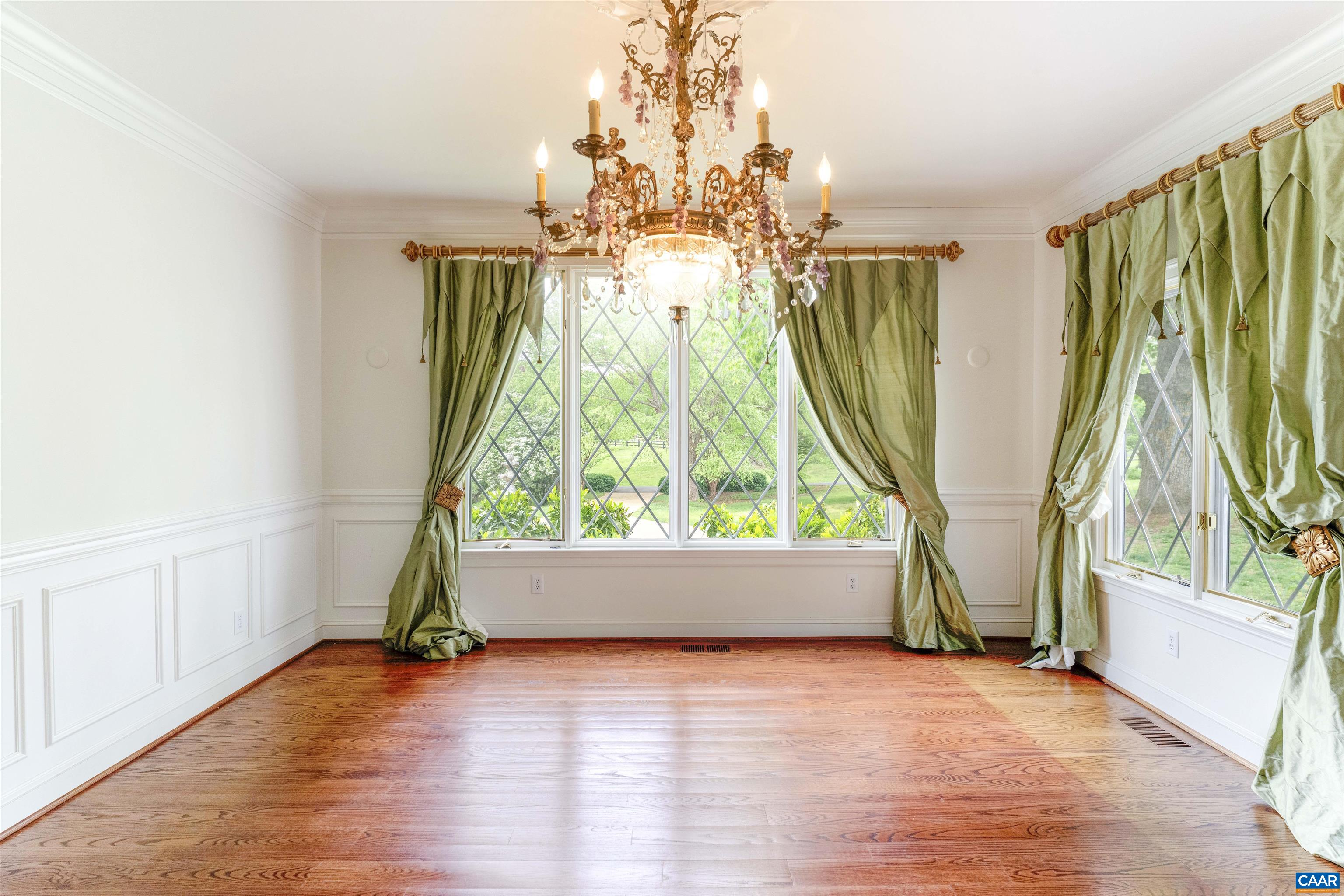2121 GARTH RD, CHARLOTTESVILLE, Virginia 22901, 3 Bedrooms Bedrooms, ,3 BathroomsBathrooms,Residential,MAJESTIC OAKS,2121 GARTH RD,664135 MLS # 664135