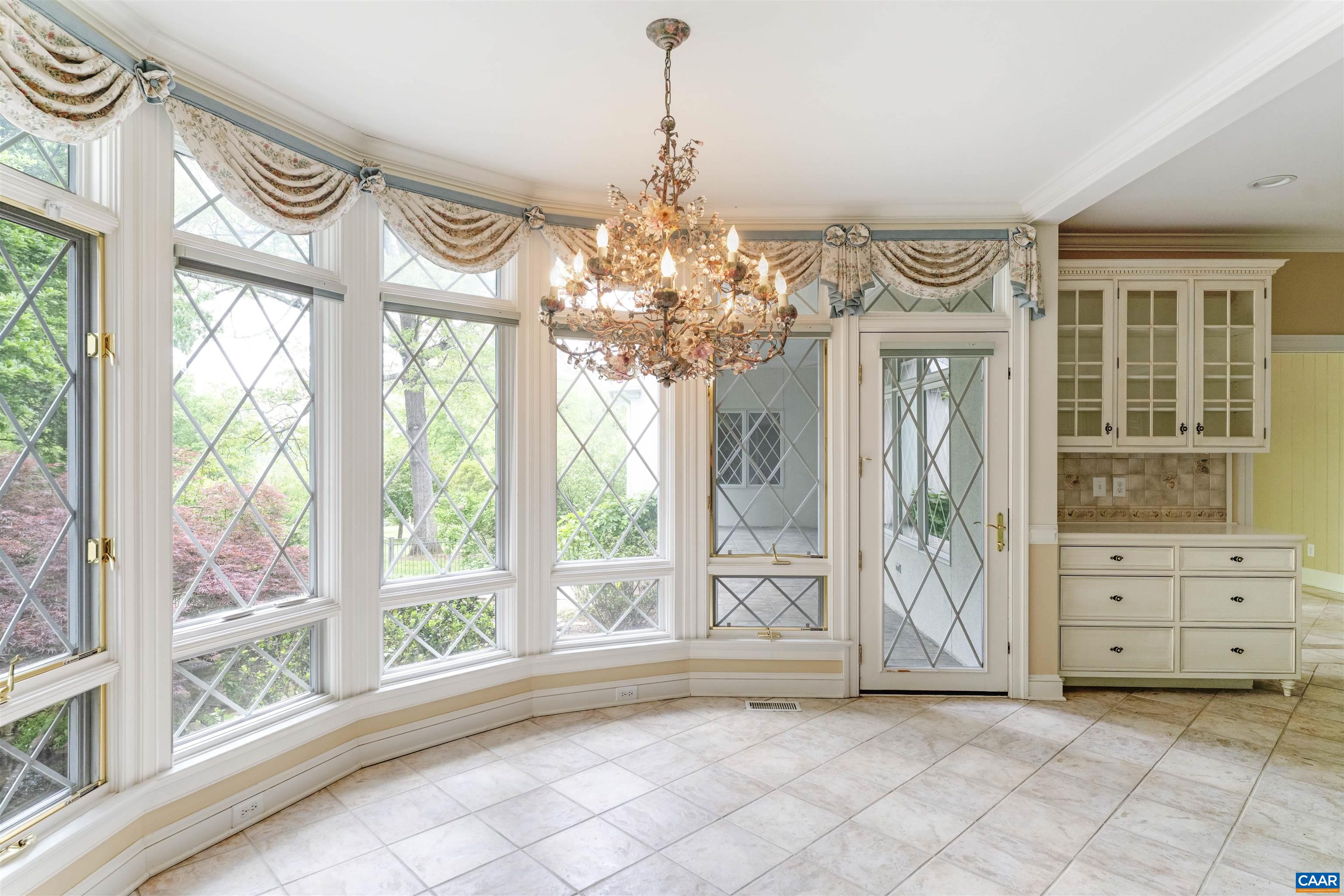 2121 GARTH RD, CHARLOTTESVILLE, Virginia 22901, 3 Bedrooms Bedrooms, ,3 BathroomsBathrooms,Residential,MAJESTIC OAKS,2121 GARTH RD,664135 MLS # 664135
