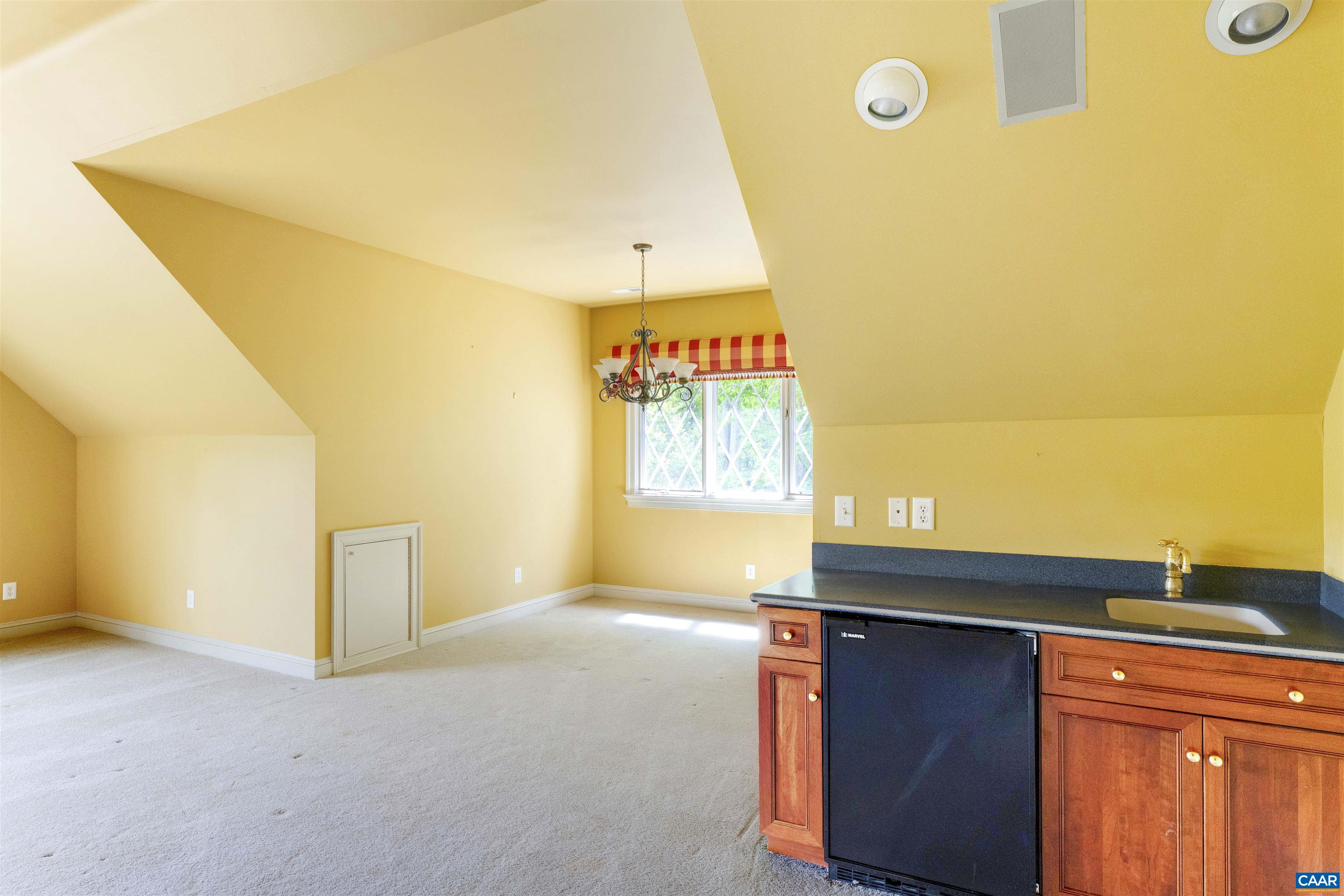 2121 GARTH RD, CHARLOTTESVILLE, Virginia 22901, 3 Bedrooms Bedrooms, ,3 BathroomsBathrooms,Residential,MAJESTIC OAKS,2121 GARTH RD,664135 MLS # 664135