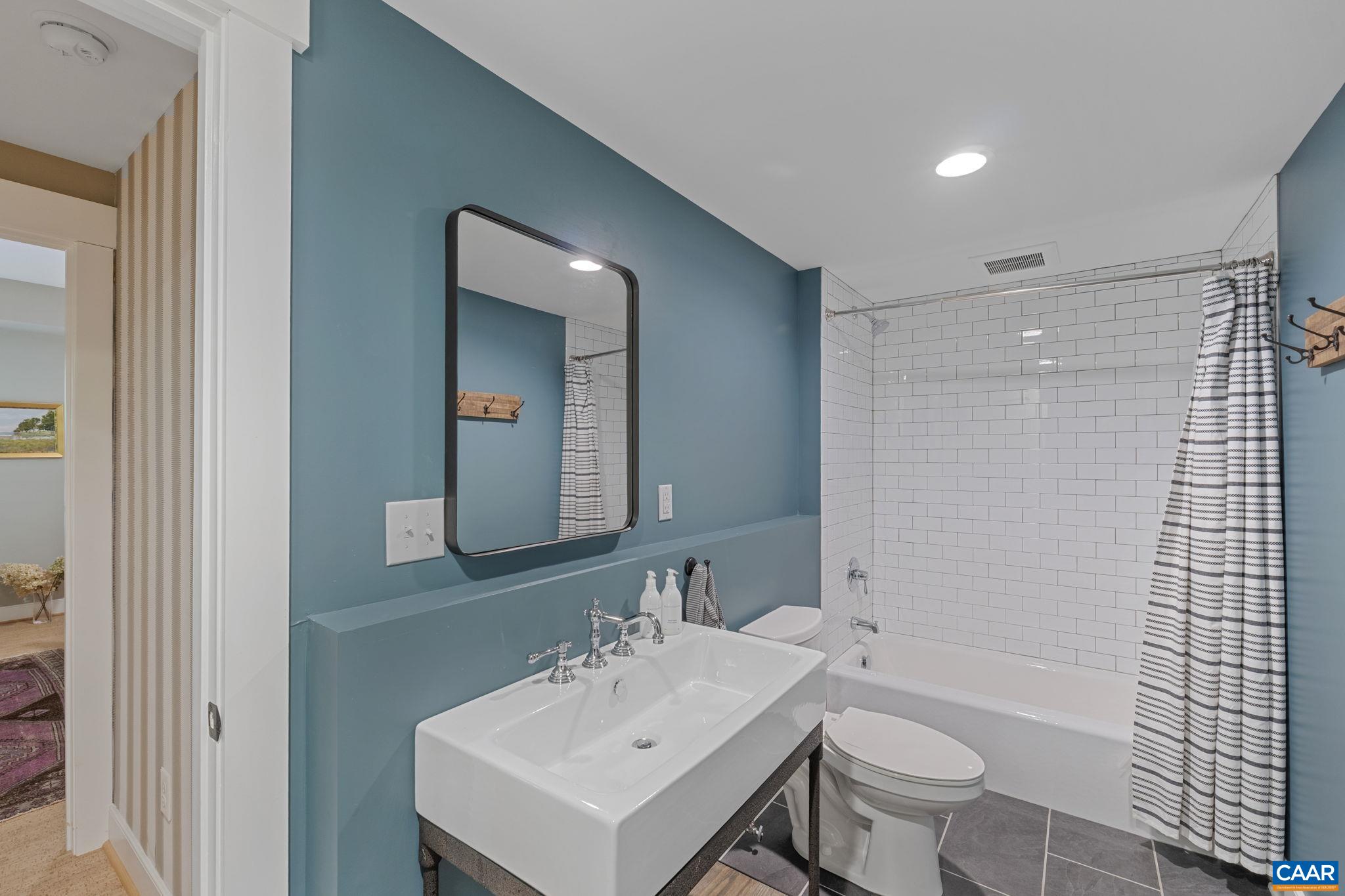 1932 FOX RUN LN, CHARLOTTESVILLE, Virginia 22901, 4 Bedrooms Bedrooms, ,3 BathroomsBathrooms,Residential,1932 FOX RUN LN,664172 MLS # 664172