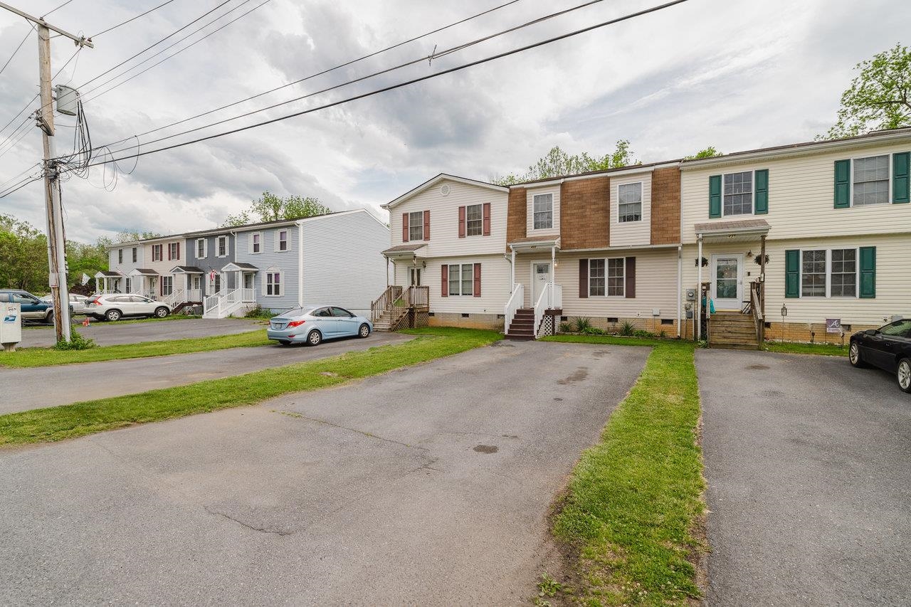 433 WIRT AVE, ELKTON, Virginia 22827, 3 Bedrooms Bedrooms, ,2 BathroomsBathrooms,Residential,433 WIRT AVE,664205 MLS # 664205