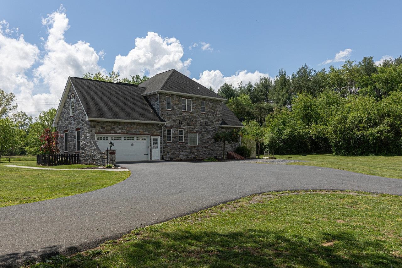 9186 BLACK ROCK RD, GROTTOES, Virginia 24441, 4 Bedrooms Bedrooms, ,2 BathroomsBathrooms,Residential,9186 BLACK ROCK RD,664206 MLS # 664206