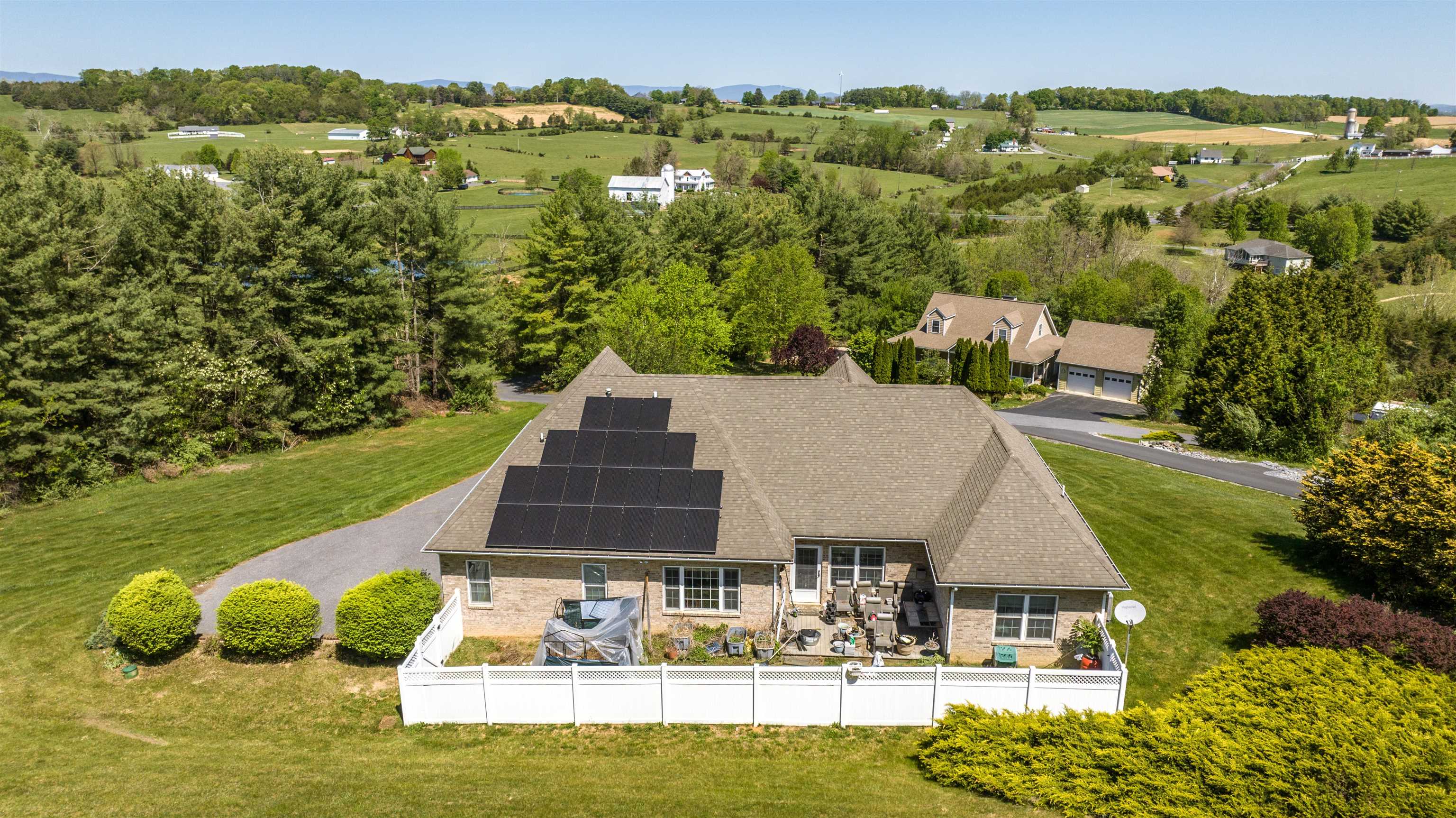 81 CEDAR CREEK LN, FORT DEFIANCE, Virginia 24437, 3 Bedrooms Bedrooms, ,3 BathroomsBathrooms,Residential,81 CEDAR CREEK LN,664202 MLS # 664202