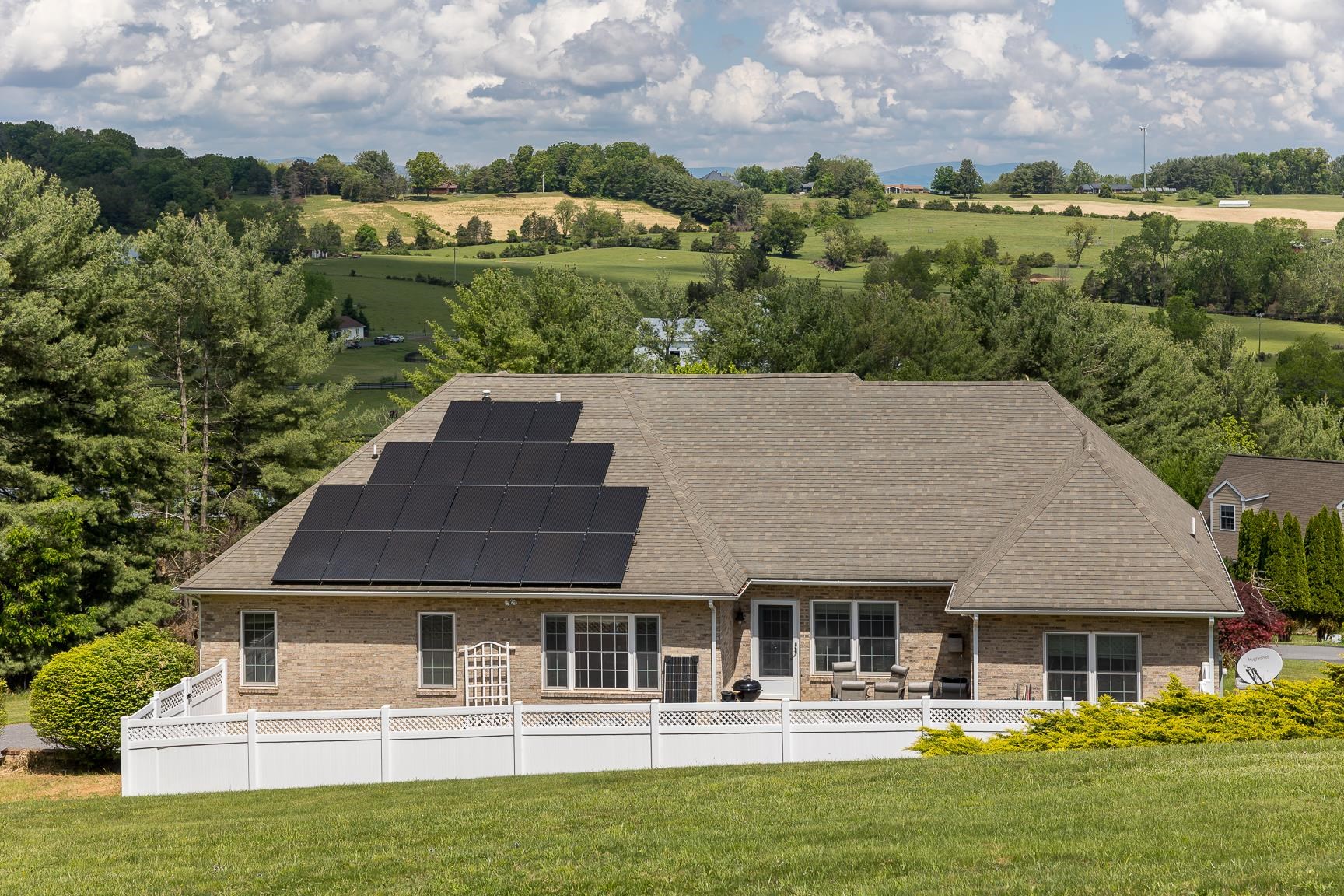 81 CEDAR CREEK LN, FORT DEFIANCE, Virginia 24437, 3 Bedrooms Bedrooms, ,3 BathroomsBathrooms,Residential,81 CEDAR CREEK LN,664202 MLS # 664202