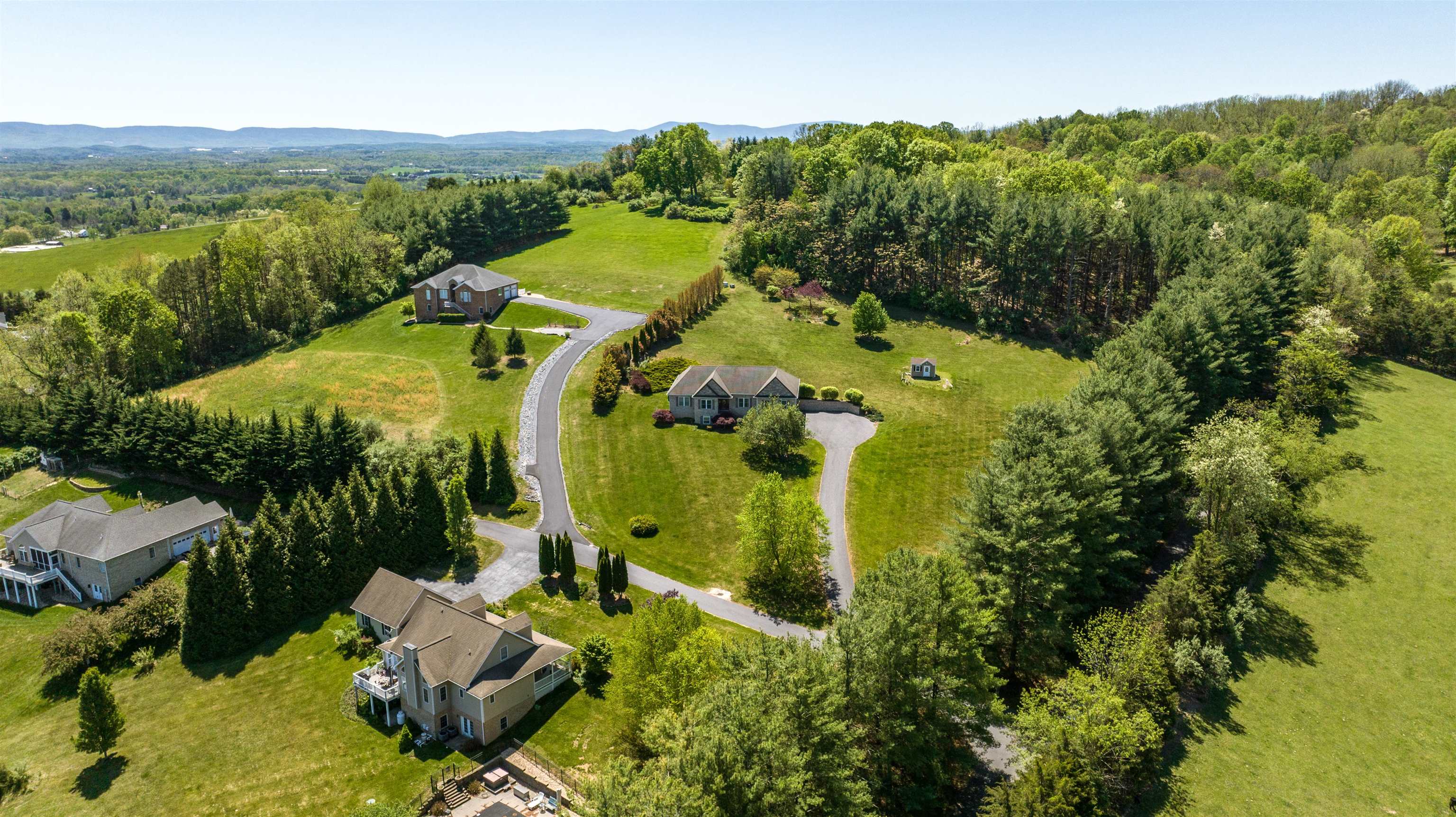 81 CEDAR CREEK LN, FORT DEFIANCE, Virginia 24437, 3 Bedrooms Bedrooms, ,3 BathroomsBathrooms,Residential,81 CEDAR CREEK LN,664202 MLS # 664202