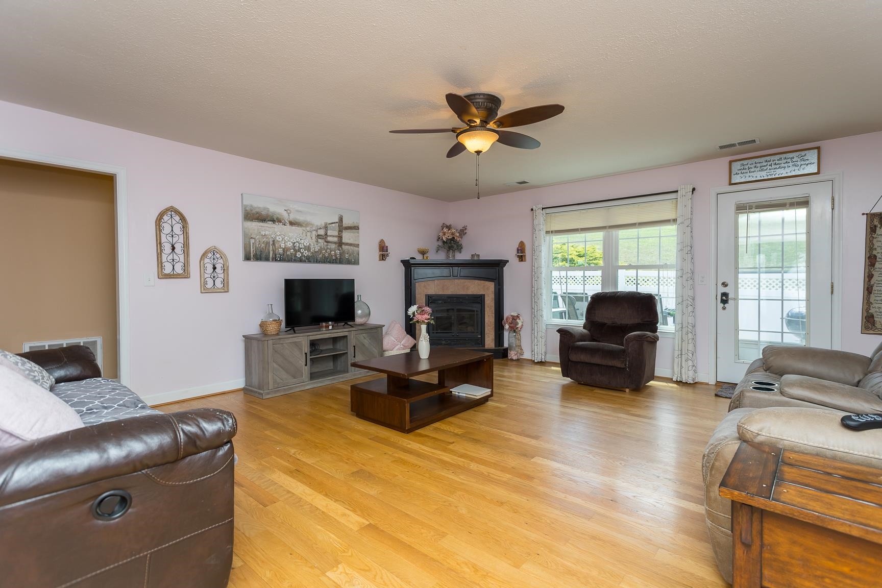 81 CEDAR CREEK LN, FORT DEFIANCE, Virginia 24437, 3 Bedrooms Bedrooms, ,3 BathroomsBathrooms,Residential,81 CEDAR CREEK LN,664202 MLS # 664202