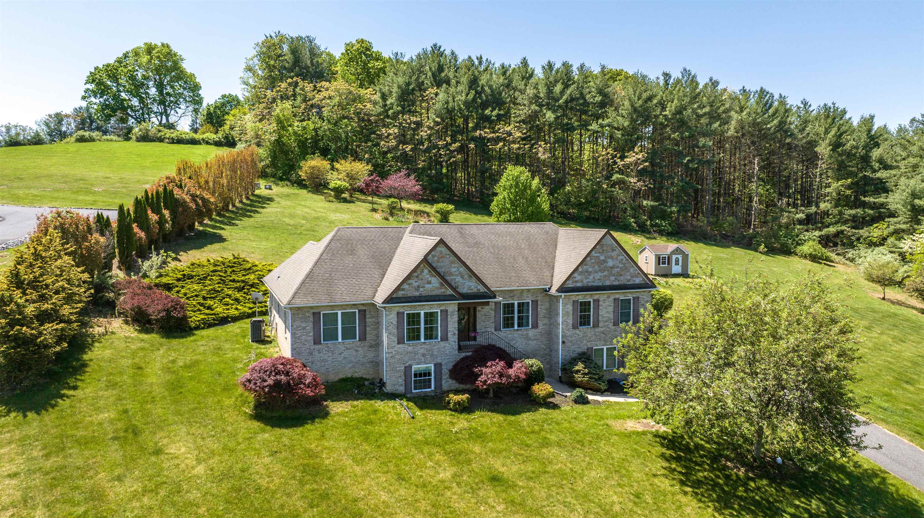 81 CEDAR CREEK LN, FORT DEFIANCE, Virginia 24437, 3 Bedrooms Bedrooms, ,3 BathroomsBathrooms,Residential,81 CEDAR CREEK LN,664202 MLS # 664202