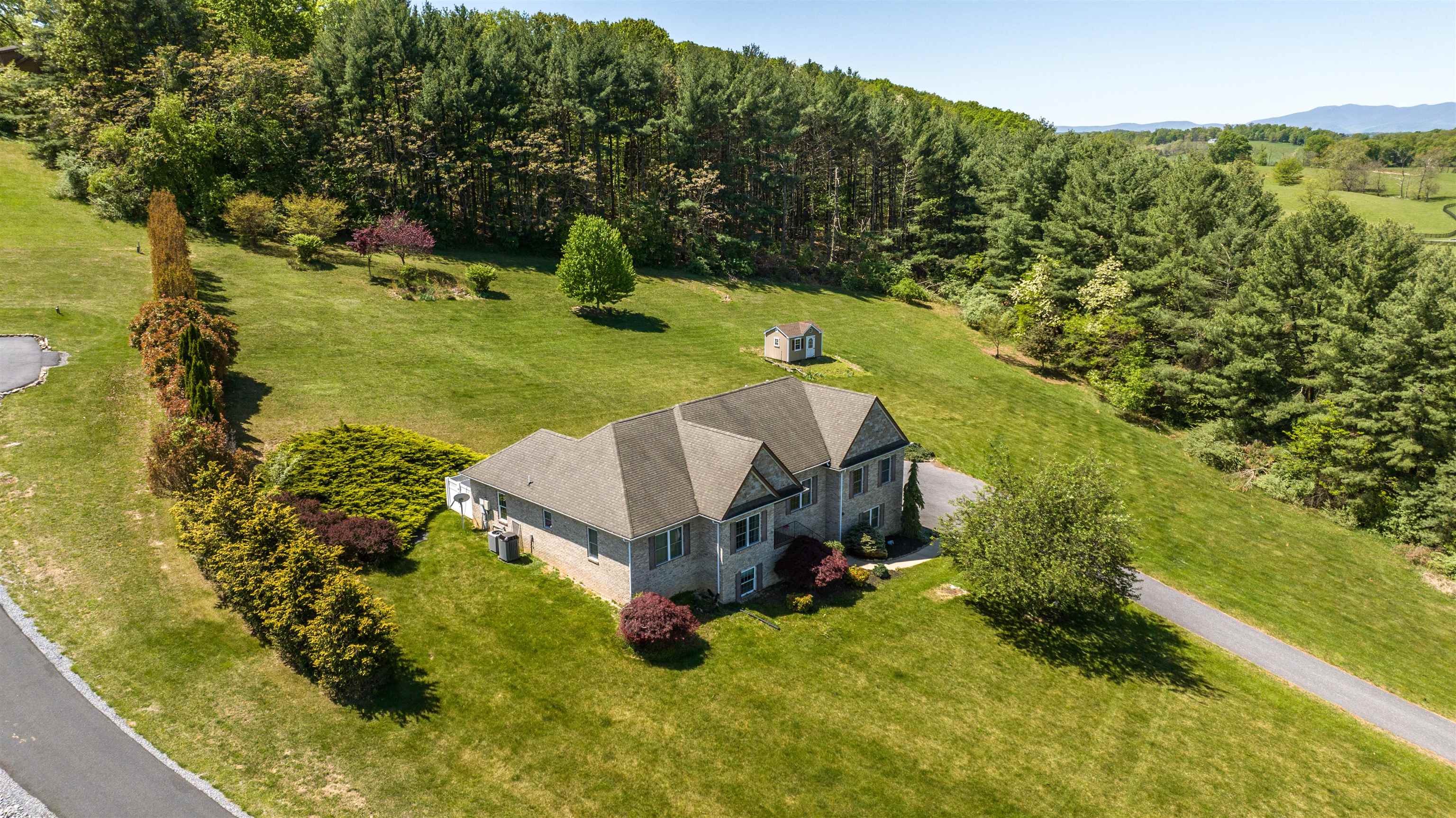 81 CEDAR CREEK LN, FORT DEFIANCE, Virginia 24437, 3 Bedrooms Bedrooms, ,3 BathroomsBathrooms,Residential,81 CEDAR CREEK LN,664202 MLS # 664202