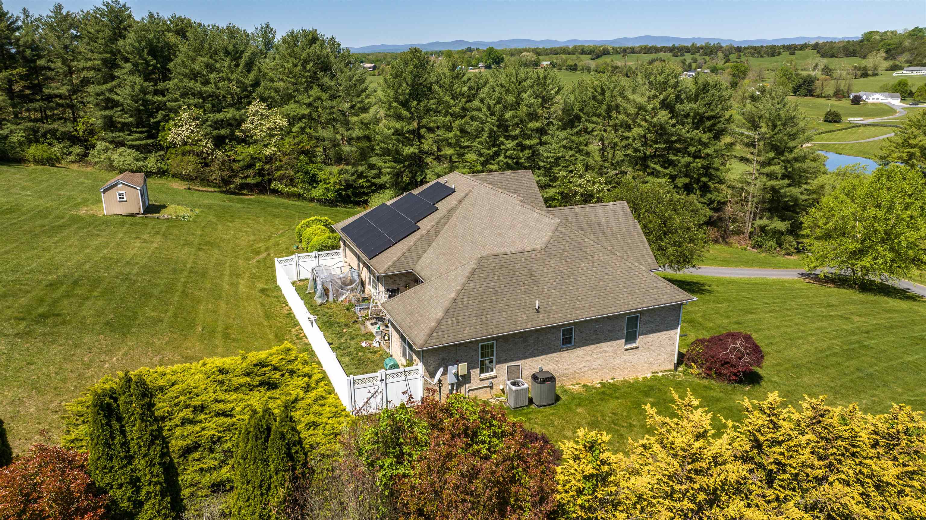 81 CEDAR CREEK LN, FORT DEFIANCE, Virginia 24437, 3 Bedrooms Bedrooms, ,3 BathroomsBathrooms,Residential,81 CEDAR CREEK LN,664202 MLS # 664202