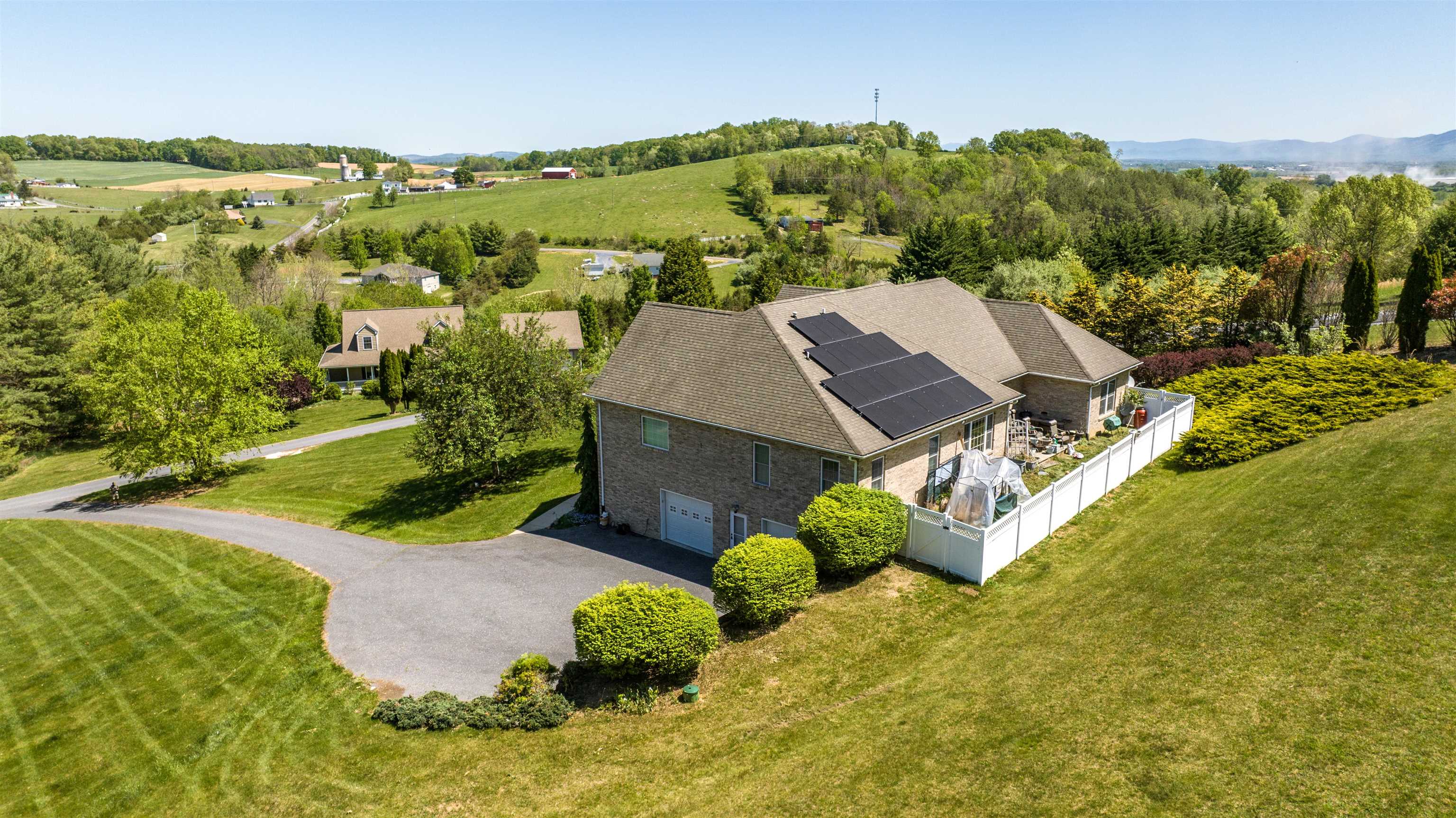 81 CEDAR CREEK LN, FORT DEFIANCE, Virginia 24437, 3 Bedrooms Bedrooms, ,3 BathroomsBathrooms,Residential,81 CEDAR CREEK LN,664202 MLS # 664202