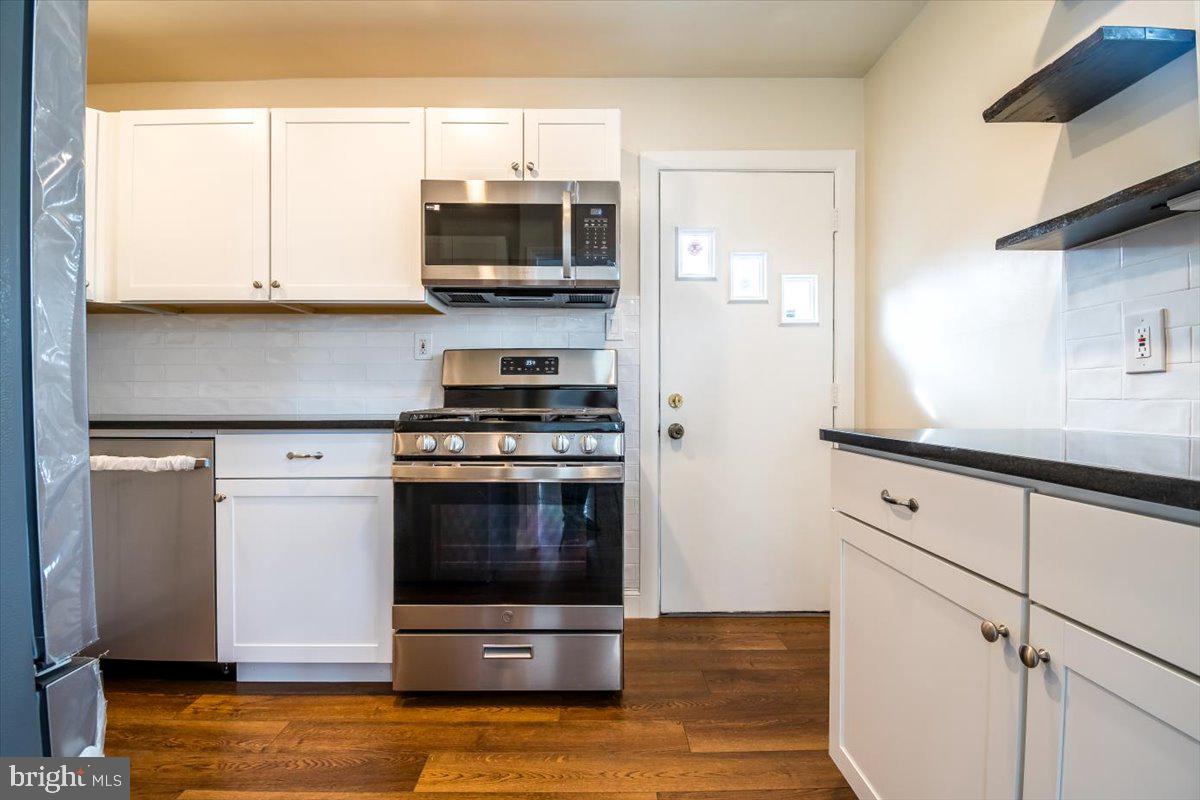 6408 CAVALIER DR, ALEXANDRIA, Virginia 22307, 3 Bedrooms Bedrooms, ,2 BathroomsBathrooms,Residential,For sale,6408 CAVALIER DR,VAFX2228254 MLS # VAFX2228254