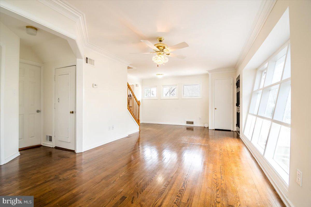 6408 CAVALIER DR, ALEXANDRIA, Virginia 22307, 3 Bedrooms Bedrooms, ,2 BathroomsBathrooms,Residential,For sale,6408 CAVALIER DR,VAFX2228254 MLS # VAFX2228254