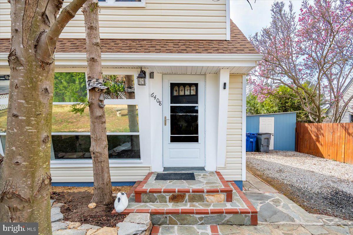 6408 CAVALIER DR, ALEXANDRIA, Virginia 22307, 3 Bedrooms Bedrooms, ,2 BathroomsBathrooms,Residential,For sale,6408 CAVALIER DR,VAFX2228254 MLS # VAFX2228254