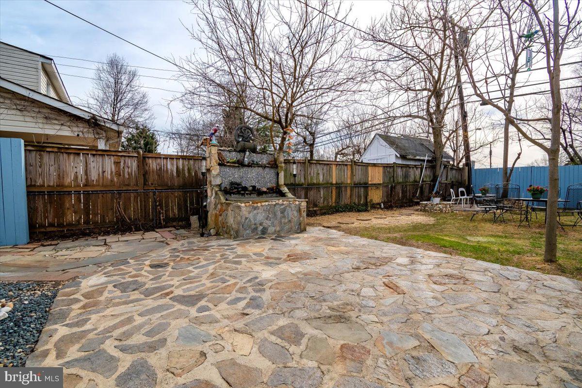 6408 CAVALIER DR, ALEXANDRIA, Virginia 22307, 3 Bedrooms Bedrooms, ,2 BathroomsBathrooms,Residential,For sale,6408 CAVALIER DR,VAFX2228254 MLS # VAFX2228254