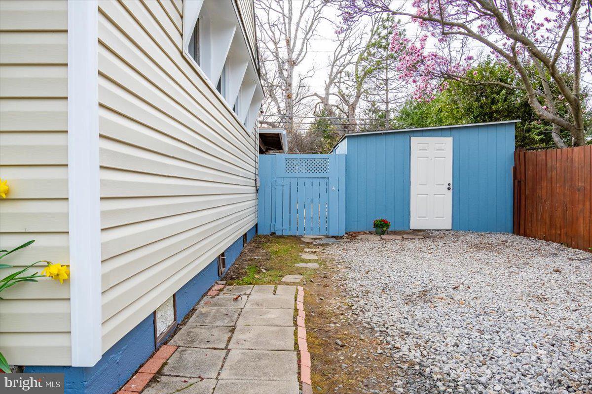 6408 CAVALIER DR, ALEXANDRIA, Virginia 22307, 3 Bedrooms Bedrooms, ,2 BathroomsBathrooms,Residential,For sale,6408 CAVALIER DR,VAFX2228254 MLS # VAFX2228254
