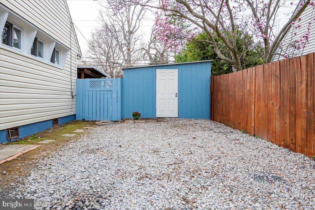 6408 CAVALIER DR, ALEXANDRIA, Virginia 22307, 3 Bedrooms Bedrooms, ,2 BathroomsBathrooms,Residential,For sale,6408 CAVALIER DR,VAFX2228254 MLS # VAFX2228254