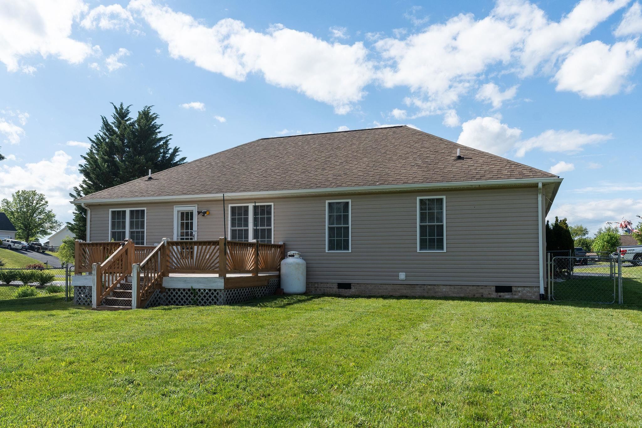 50 WINTER RIDGE DR, STUARTS DRAFT, Virginia 24477, 3 Bedrooms Bedrooms, ,2 BathroomsBathrooms,Residential,50 WINTER RIDGE DR,664221 MLS # 664221