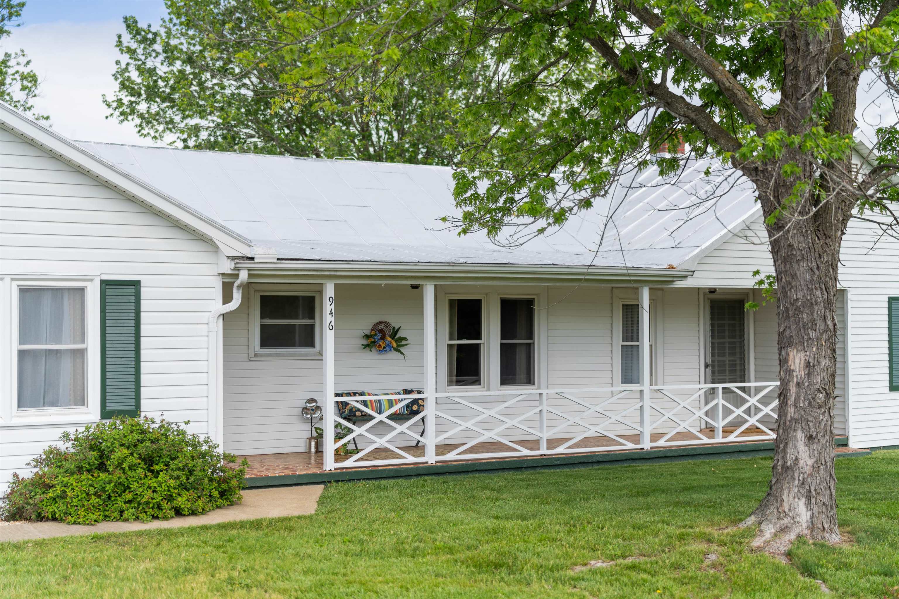 946 BALSLEY RD, STAUNTON, Virginia 24401, 2 Bedrooms Bedrooms, ,2 BathroomsBathrooms,Residential,946 BALSLEY RD,664223 MLS # 664223