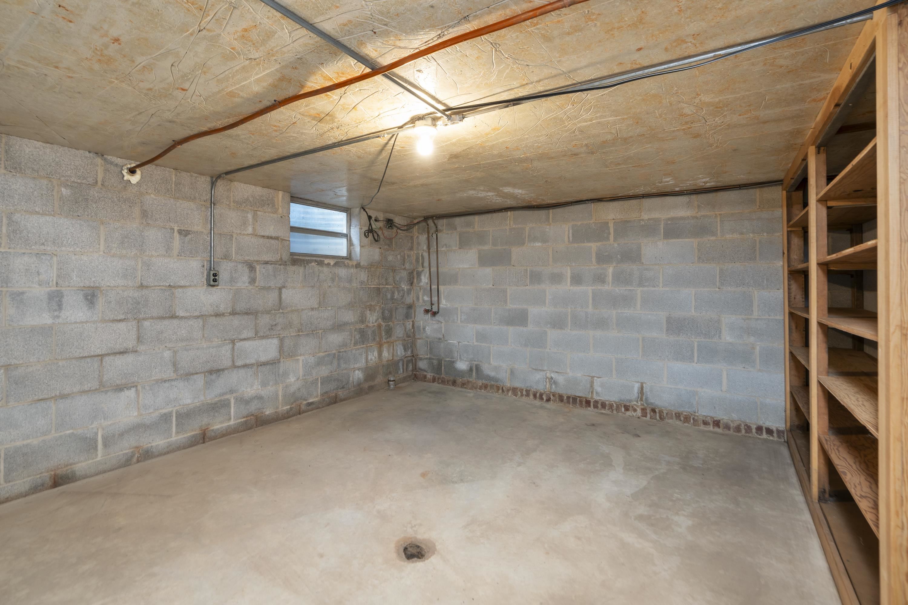 946 BALSLEY RD, STAUNTON, Virginia 24401, 2 Bedrooms Bedrooms, ,2 BathroomsBathrooms,Residential,946 BALSLEY RD,664223 MLS # 664223