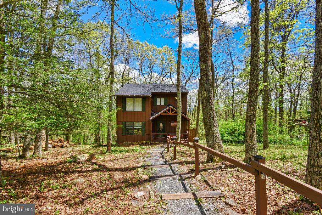 195 WHITE OAK DR, ROSELAND, Virginia 22967, 3 Bedrooms Bedrooms, ,2 BathroomsBathrooms,Residential,195 WHITE OAK DR,VANL2000500 MLS # VANL2000500