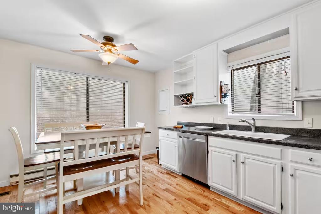 195 WHITE OAK DR, ROSELAND, Virginia 22967, 3 Bedrooms Bedrooms, ,2 BathroomsBathrooms,Residential,195 WHITE OAK DR,VANL2000500 MLS # VANL2000500