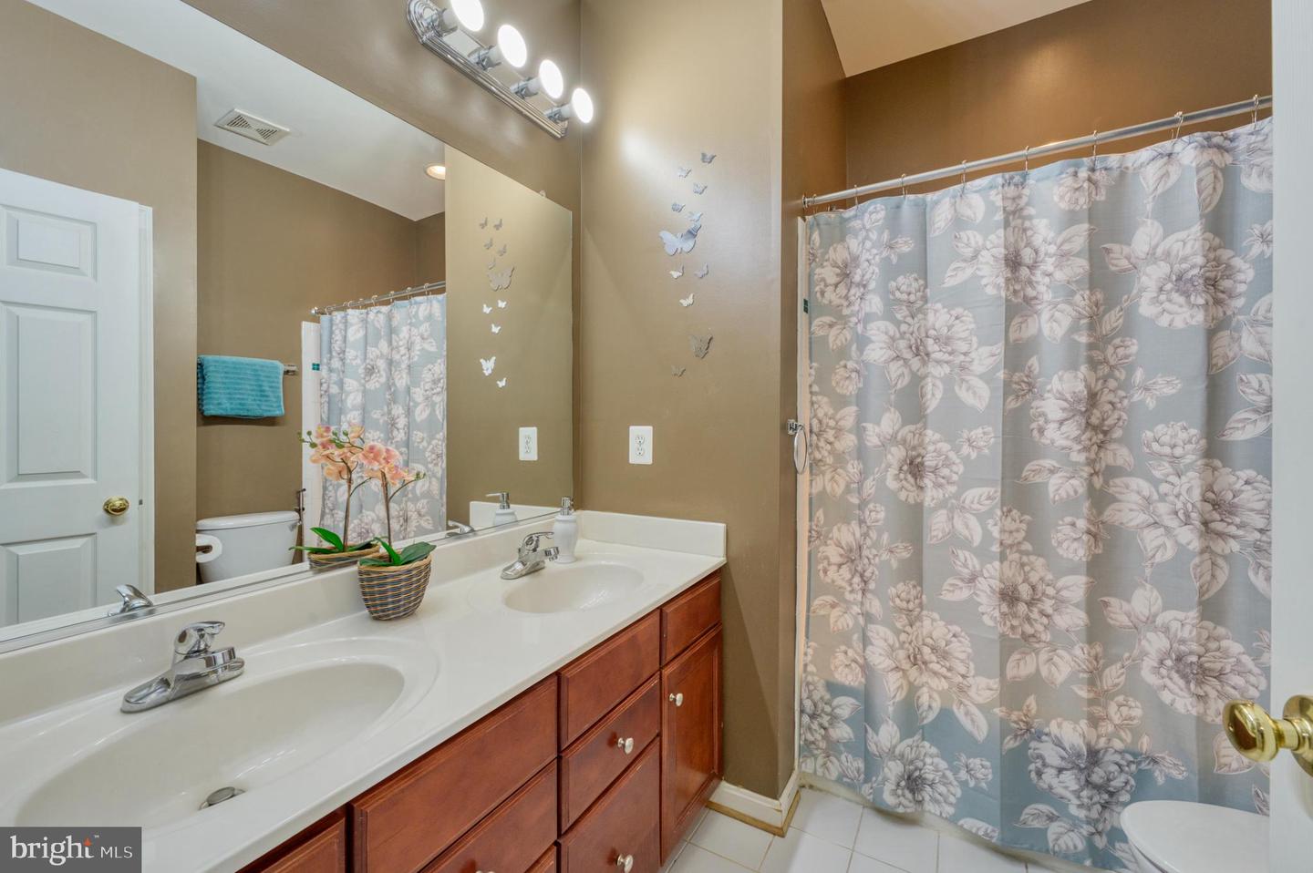 22255 WATERBERRY TER, ASHBURN, Virginia 20148, 3 Bedrooms Bedrooms, ,3 BathroomsBathrooms,Residential,For sale,22255 WATERBERRY TER,VALO2092240 MLS # VALO2092240
