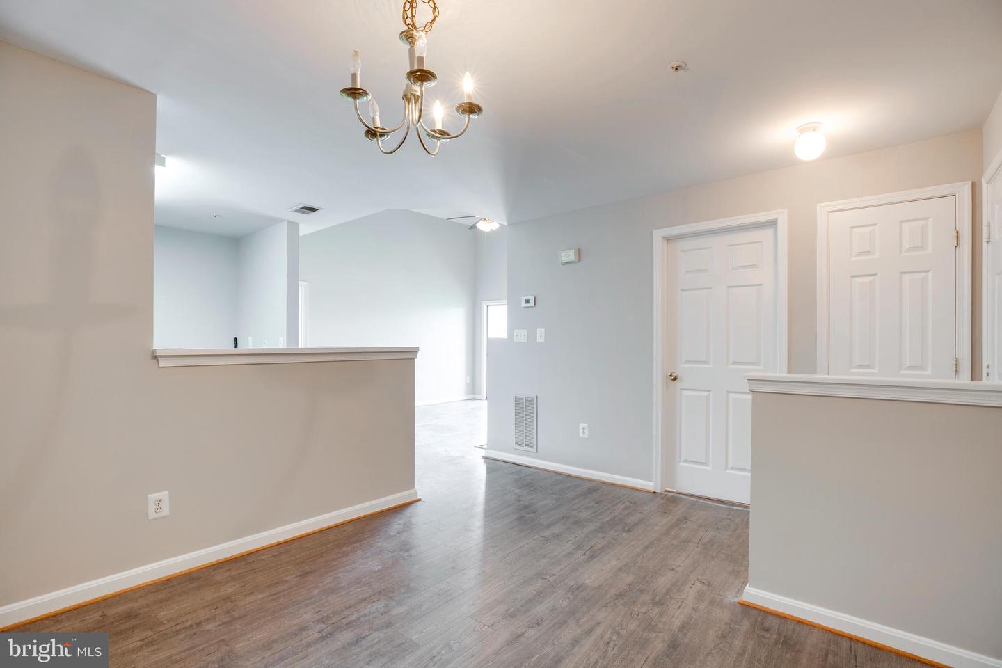 1055 GARDENVIEW LOOP #402, WOODBRIDGE, Virginia 22191, 2 Bedrooms Bedrooms, ,2 BathroomsBathrooms,Residential,For sale,1055 GARDENVIEW LOOP #402,VAPW2090592 MLS # VAPW2090592
