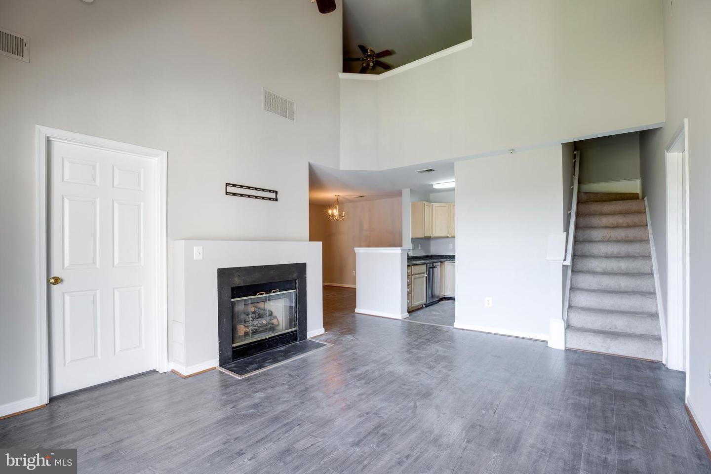 1055 GARDENVIEW LOOP #402, WOODBRIDGE, Virginia 22191, 2 Bedrooms Bedrooms, ,2 BathroomsBathrooms,Residential,For sale,1055 GARDENVIEW LOOP #402,VAPW2090592 MLS # VAPW2090592