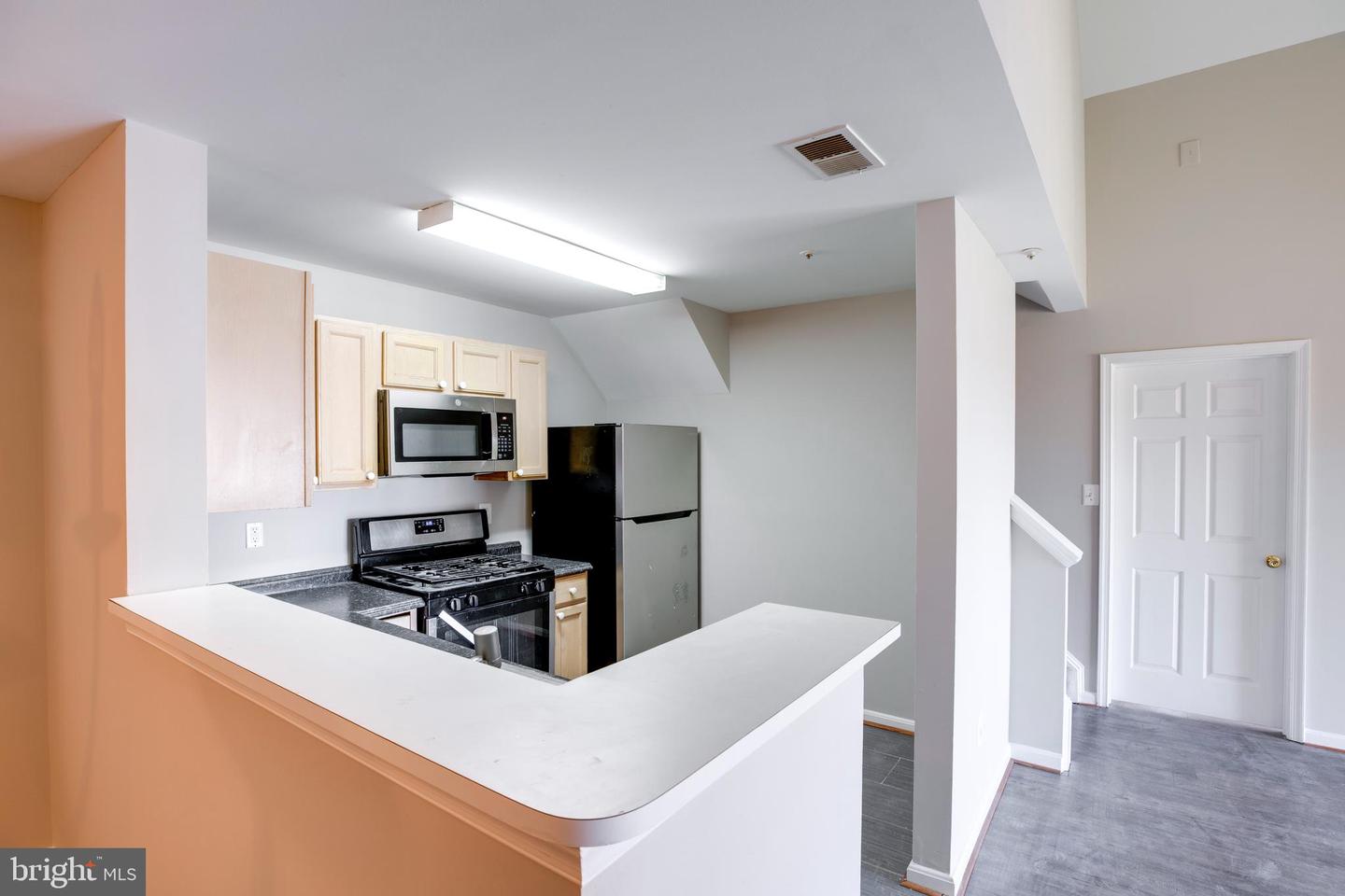1055 GARDENVIEW LOOP #402, WOODBRIDGE, Virginia 22191, 2 Bedrooms Bedrooms, ,2 BathroomsBathrooms,Residential,For sale,1055 GARDENVIEW LOOP #402,VAPW2090592 MLS # VAPW2090592