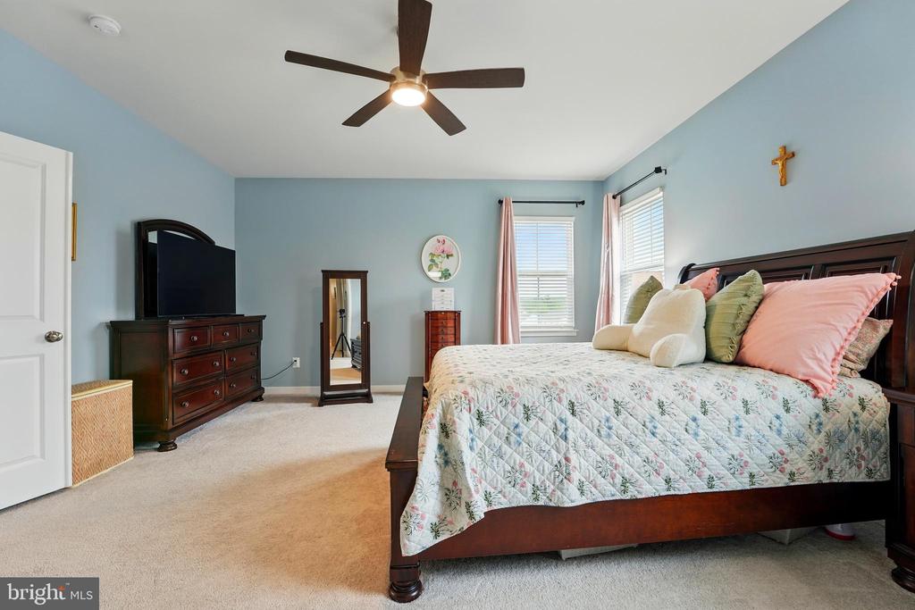 2112 BERWICK DR, JEFFERSONTON, Virginia 22724, 5 Bedrooms Bedrooms, ,3 BathroomsBathrooms,Residential,2112 BERWICK DR,VACU2010410 MLS # VACU2010410