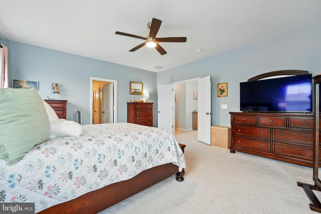 2112 BERWICK DR, JEFFERSONTON, Virginia 22724, 5 Bedrooms Bedrooms, ,3 BathroomsBathrooms,Residential,2112 BERWICK DR,VACU2010410 MLS # VACU2010410