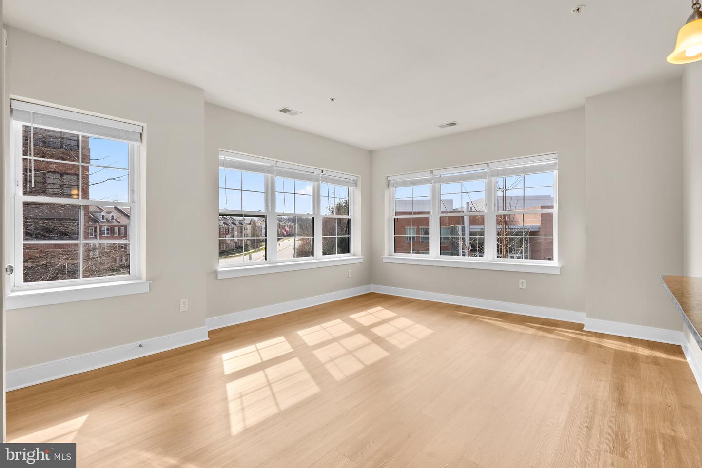 9521 BASTILLE ST #201, FAIRFAX, Virginia 22031, 2 Bedrooms Bedrooms, ,2 BathroomsBathrooms,Residential,For sale,9521 BASTILLE ST #201,VAFX2230572 MLS # VAFX2230572