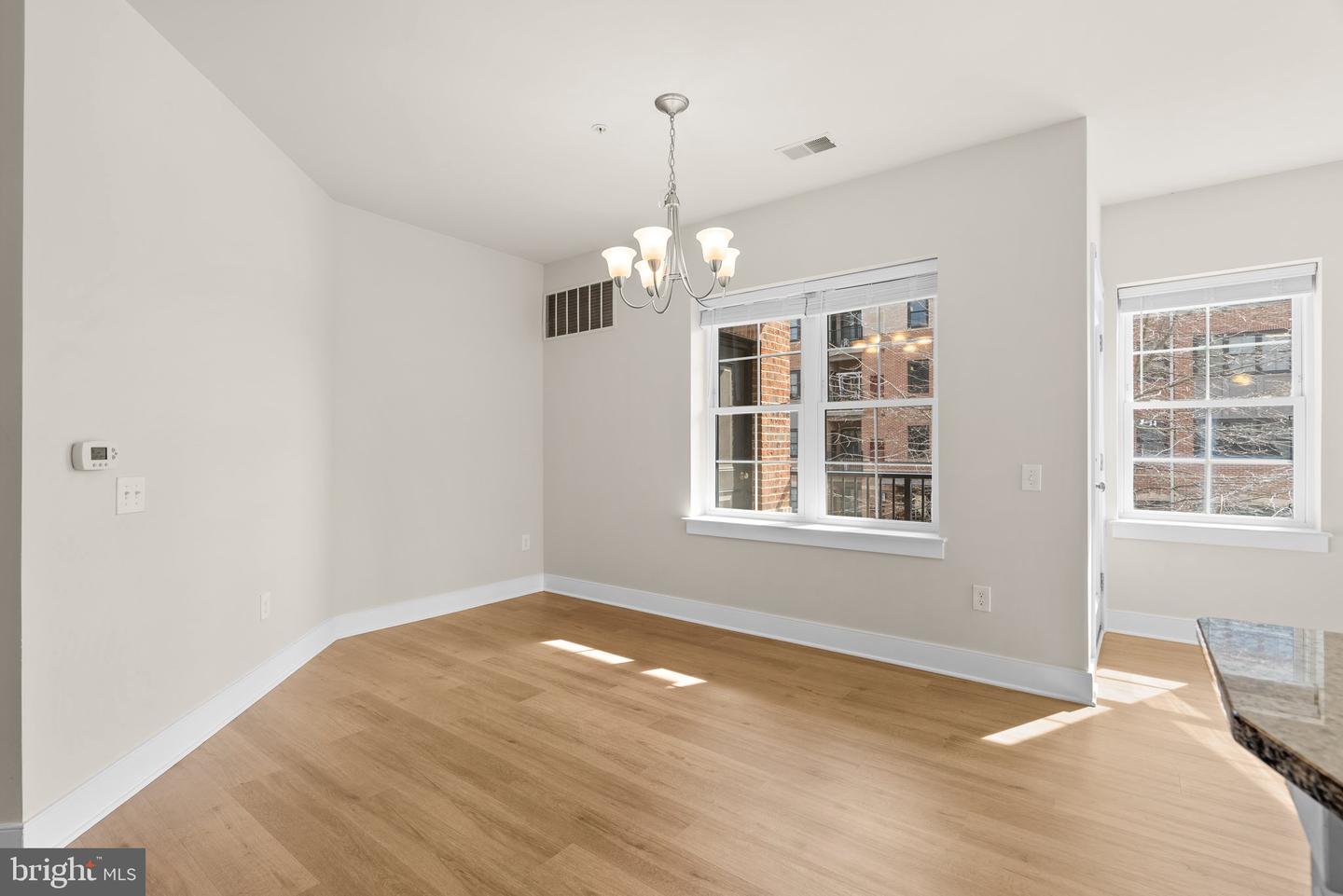 9521 BASTILLE ST #201, FAIRFAX, Virginia 22031, 2 Bedrooms Bedrooms, ,2 BathroomsBathrooms,Residential,For sale,9521 BASTILLE ST #201,VAFX2230572 MLS # VAFX2230572