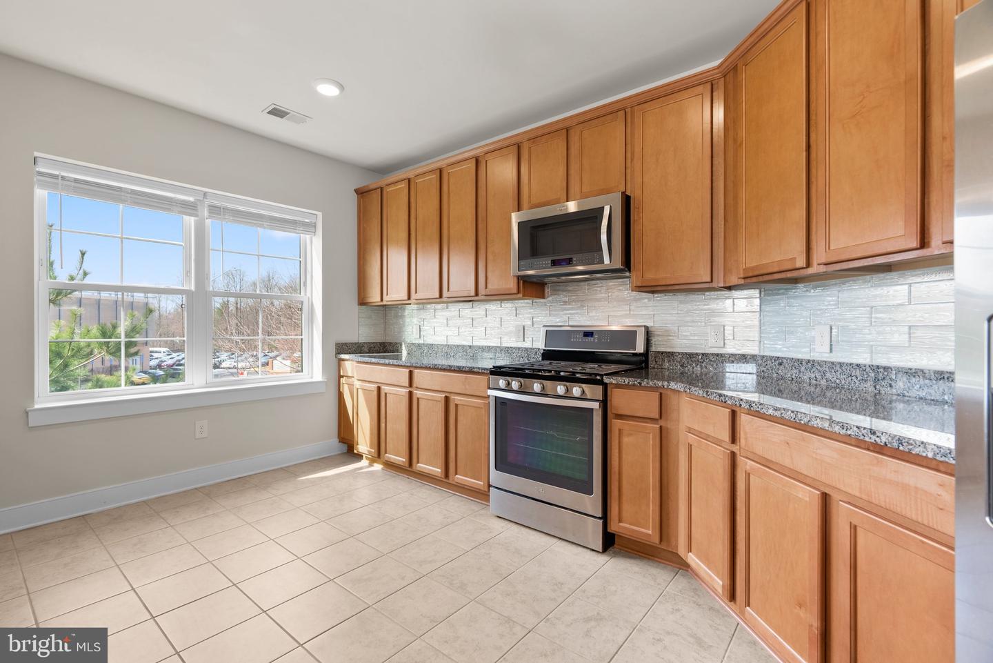 9521 BASTILLE ST #201, FAIRFAX, Virginia 22031, 2 Bedrooms Bedrooms, ,2 BathroomsBathrooms,Residential,For sale,9521 BASTILLE ST #201,VAFX2230572 MLS # VAFX2230572