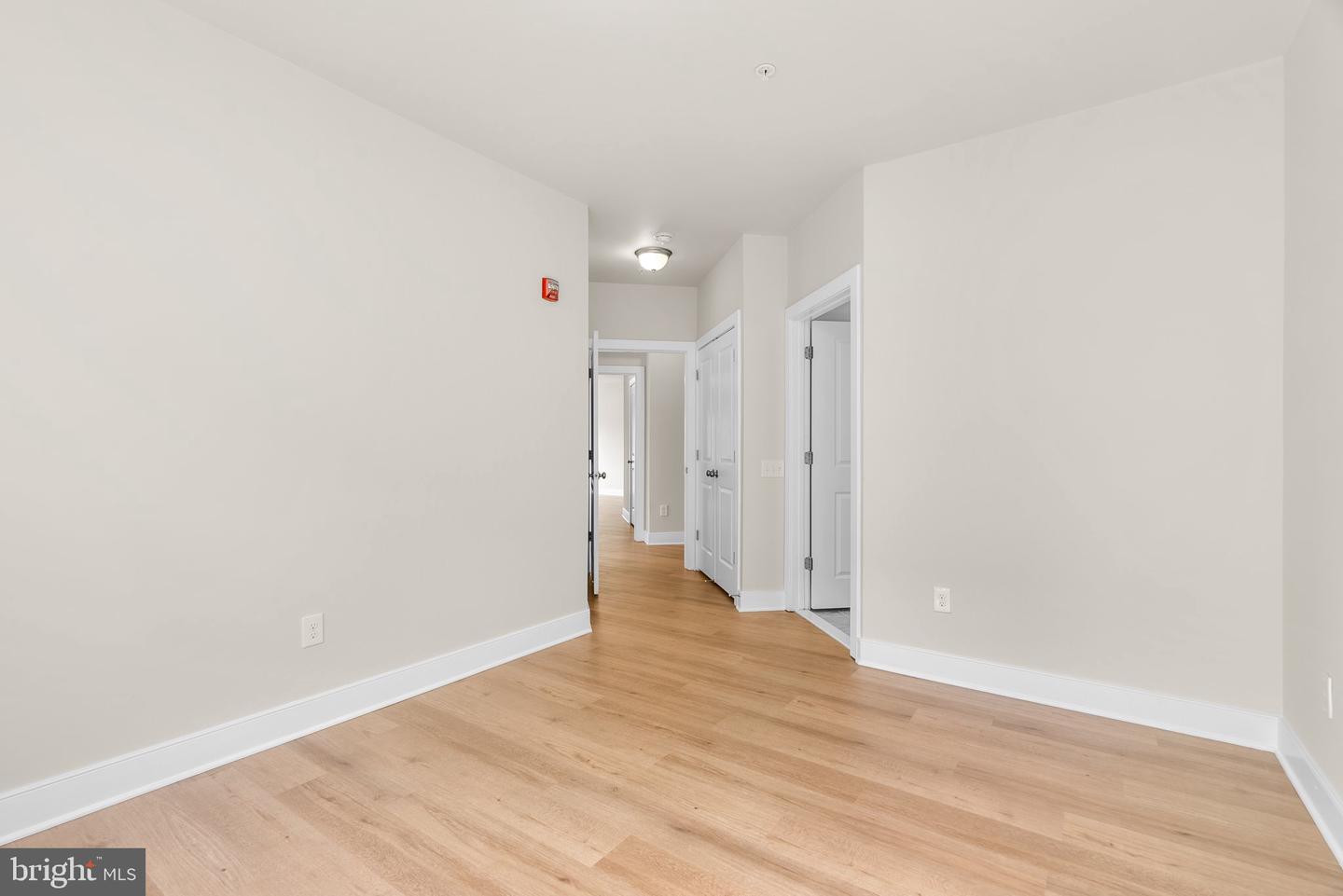 9521 BASTILLE ST #201, FAIRFAX, Virginia 22031, 2 Bedrooms Bedrooms, ,2 BathroomsBathrooms,Residential,For sale,9521 BASTILLE ST #201,VAFX2230572 MLS # VAFX2230572