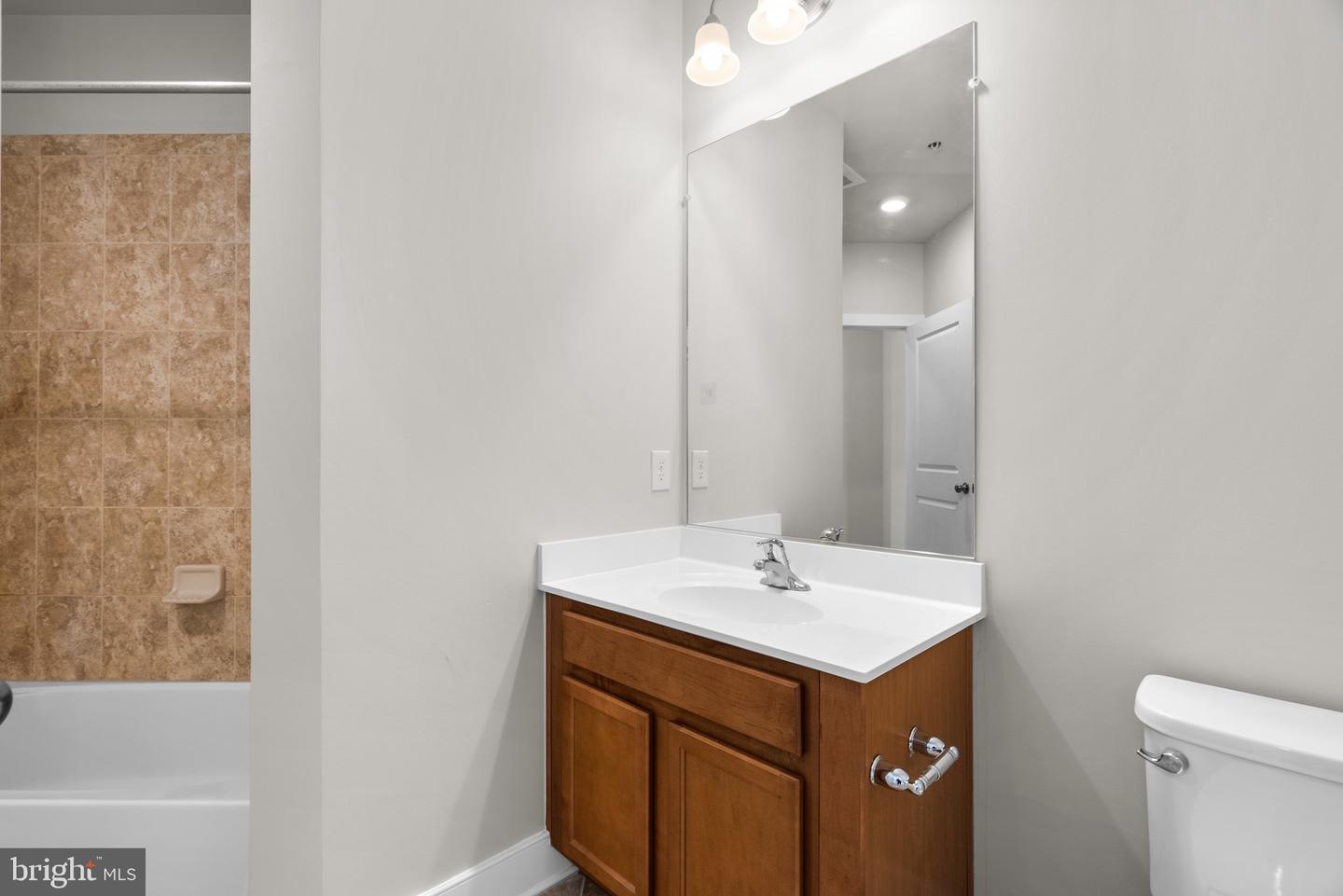 9521 BASTILLE ST #201, FAIRFAX, Virginia 22031, 2 Bedrooms Bedrooms, ,2 BathroomsBathrooms,Residential,For sale,9521 BASTILLE ST #201,VAFX2230572 MLS # VAFX2230572