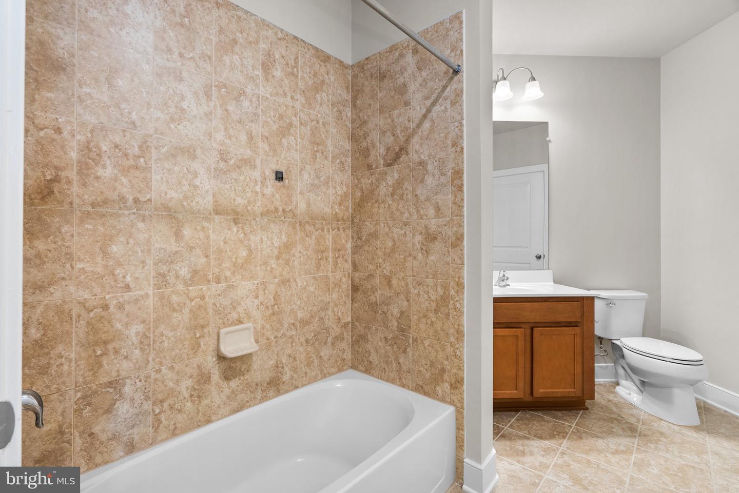 9521 BASTILLE ST #201, FAIRFAX, Virginia 22031, 2 Bedrooms Bedrooms, ,2 BathroomsBathrooms,Residential,For sale,9521 BASTILLE ST #201,VAFX2230572 MLS # VAFX2230572
