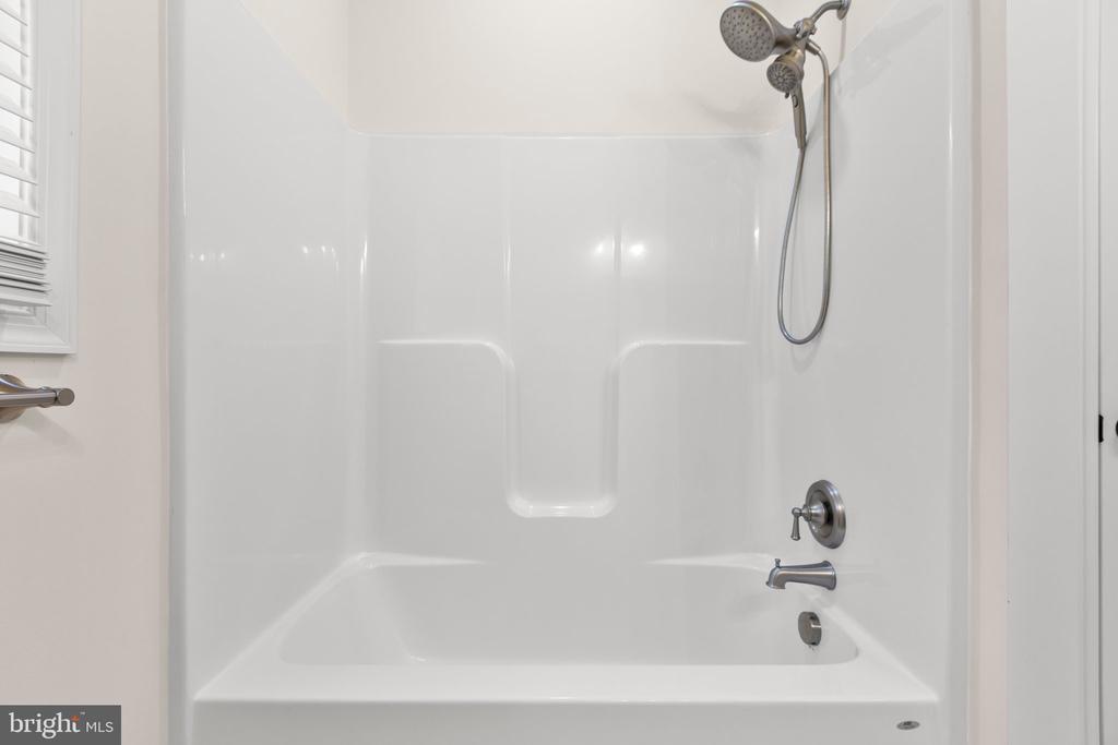 4301 CREIGHTON LN, SPOTSYLVANIA, Virginia 22551, 4 Bedrooms Bedrooms, ,3 BathroomsBathrooms,Residential,4301 CREIGHTON LN,VASP2032870 MLS # VASP2032870