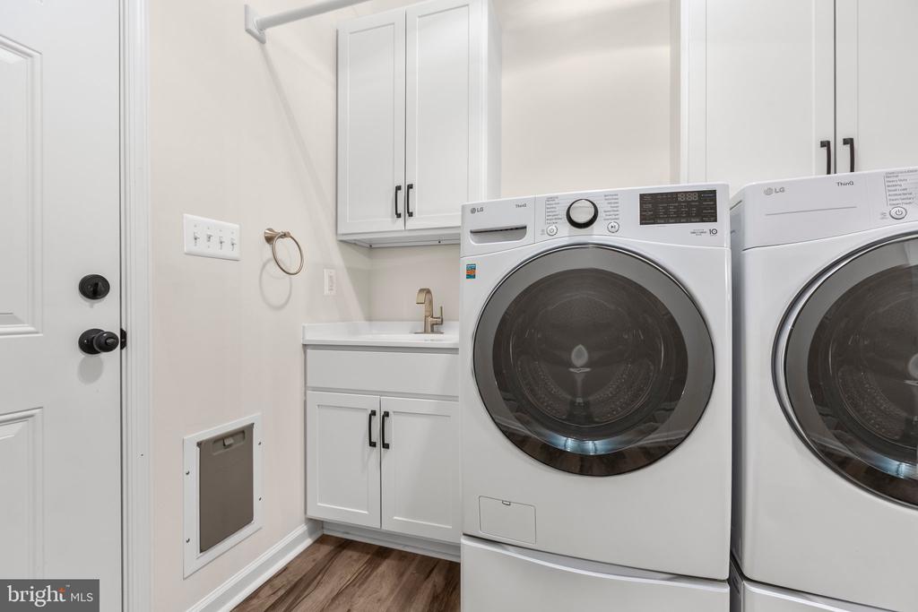 4301 CREIGHTON LN, SPOTSYLVANIA, Virginia 22551, 4 Bedrooms Bedrooms, ,3 BathroomsBathrooms,Residential,4301 CREIGHTON LN,VASP2032870 MLS # VASP2032870