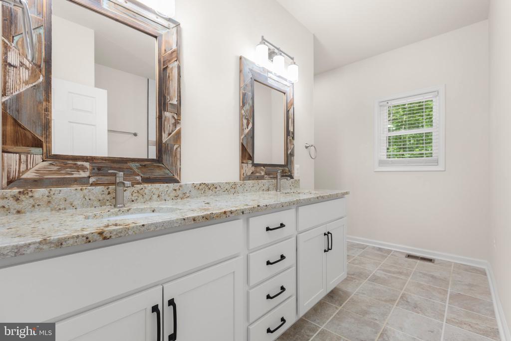 4301 CREIGHTON LN, SPOTSYLVANIA, Virginia 22551, 4 Bedrooms Bedrooms, ,3 BathroomsBathrooms,Residential,4301 CREIGHTON LN,VASP2032870 MLS # VASP2032870