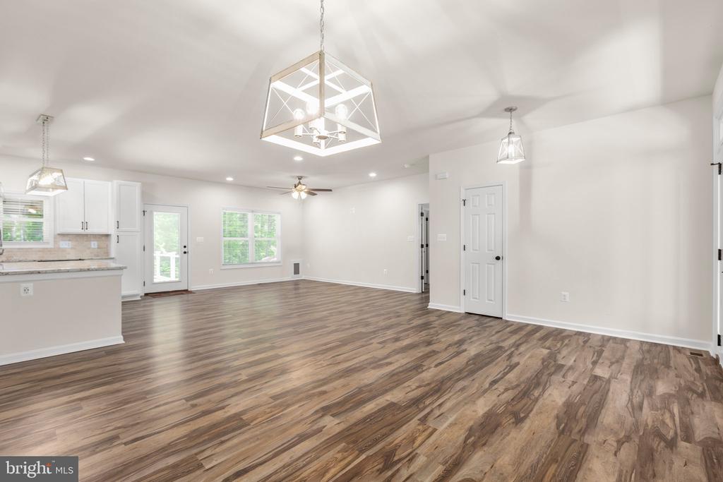 4301 CREIGHTON LN, SPOTSYLVANIA, Virginia 22551, 4 Bedrooms Bedrooms, ,3 BathroomsBathrooms,Residential,4301 CREIGHTON LN,VASP2032870 MLS # VASP2032870