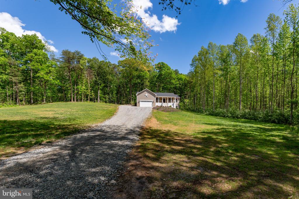 4301 CREIGHTON LN, SPOTSYLVANIA, Virginia 22551, 4 Bedrooms Bedrooms, ,3 BathroomsBathrooms,Residential,4301 CREIGHTON LN,VASP2032870 MLS # VASP2032870