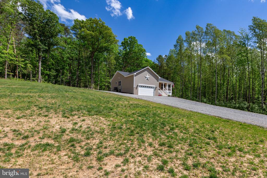 4301 CREIGHTON LN, SPOTSYLVANIA, Virginia 22551, 4 Bedrooms Bedrooms, ,3 BathroomsBathrooms,Residential,4301 CREIGHTON LN,VASP2032870 MLS # VASP2032870